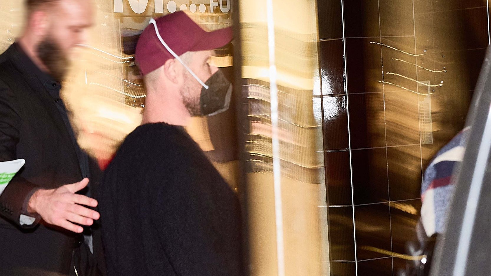 Chris Hemsworth auf dem Weg ins Lokal von Martin Ho