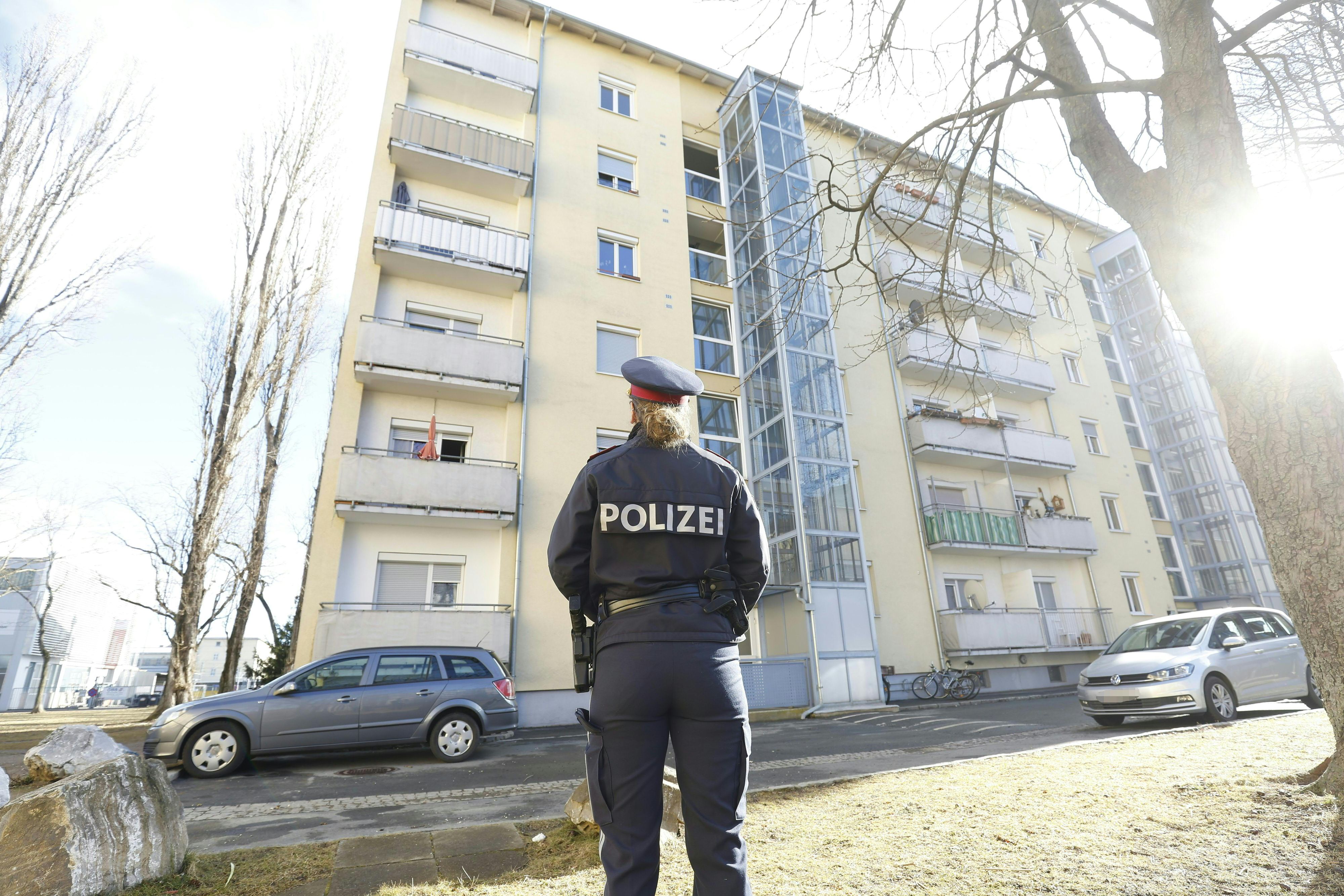 In diesem Haus wurde eine 41-Jährige mit einer Schere erstochen. Der Täter tötete sie nur, weil sie eine Frau war.