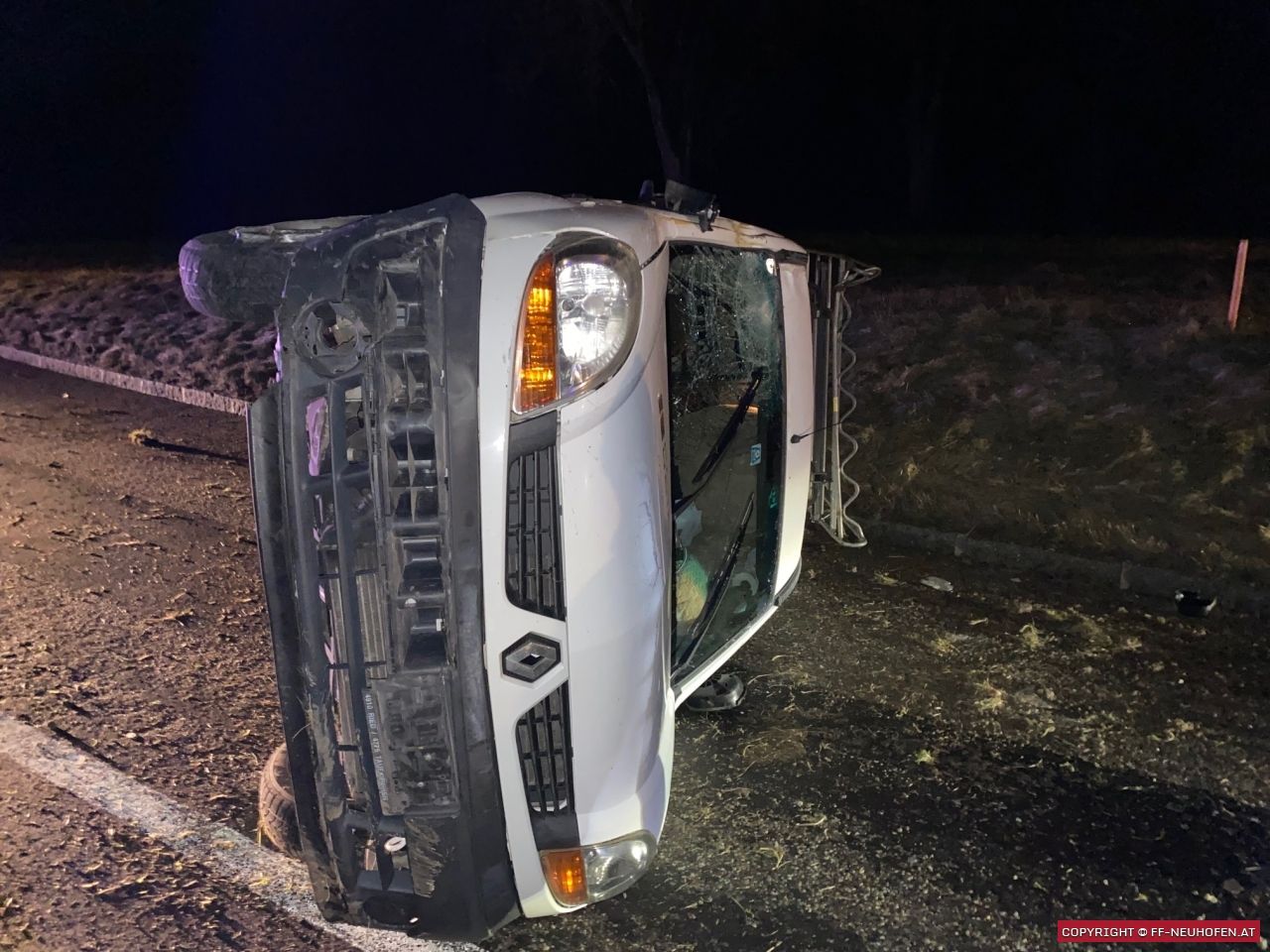 Der Alkollenker kippte mit seinem Auto um.