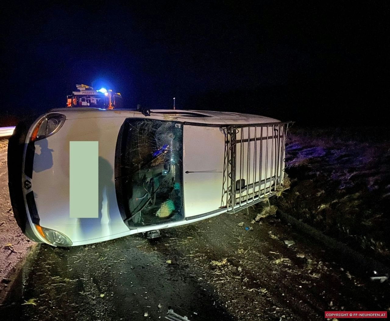 Heute.at - Alko-Lenker sah silbernes Auto, baut dann Unfall