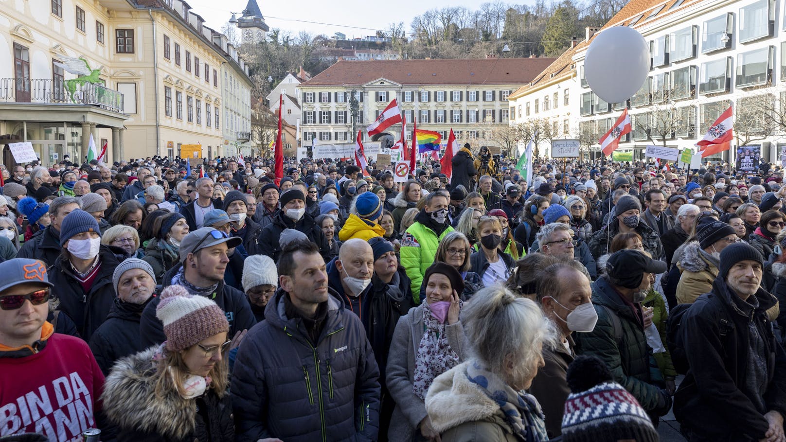 Tausende demonstrieren in Graz gegen Impfpflicht