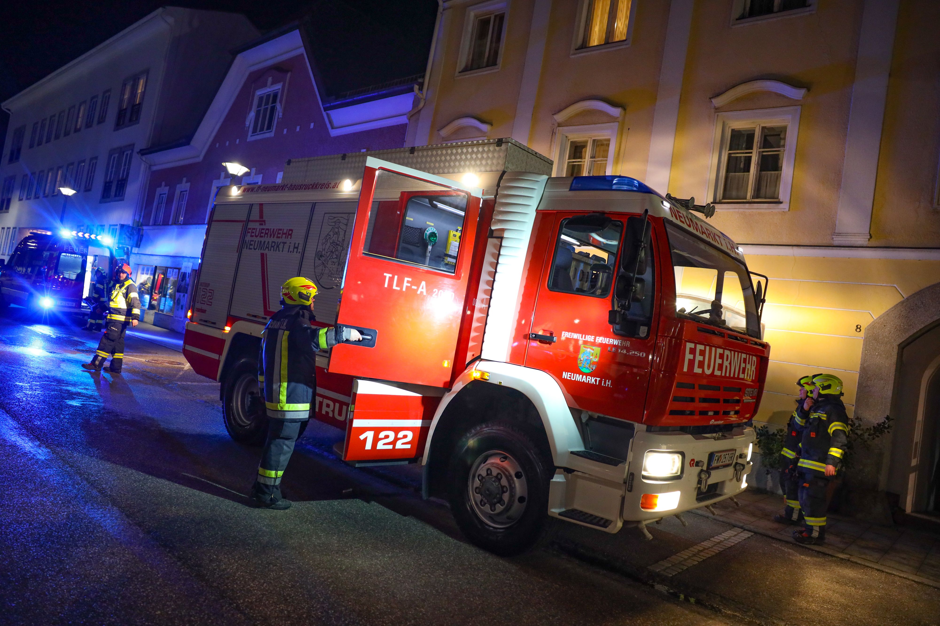 In einem Mehrfamilienhaus in Neumarkt brannte es erneut.