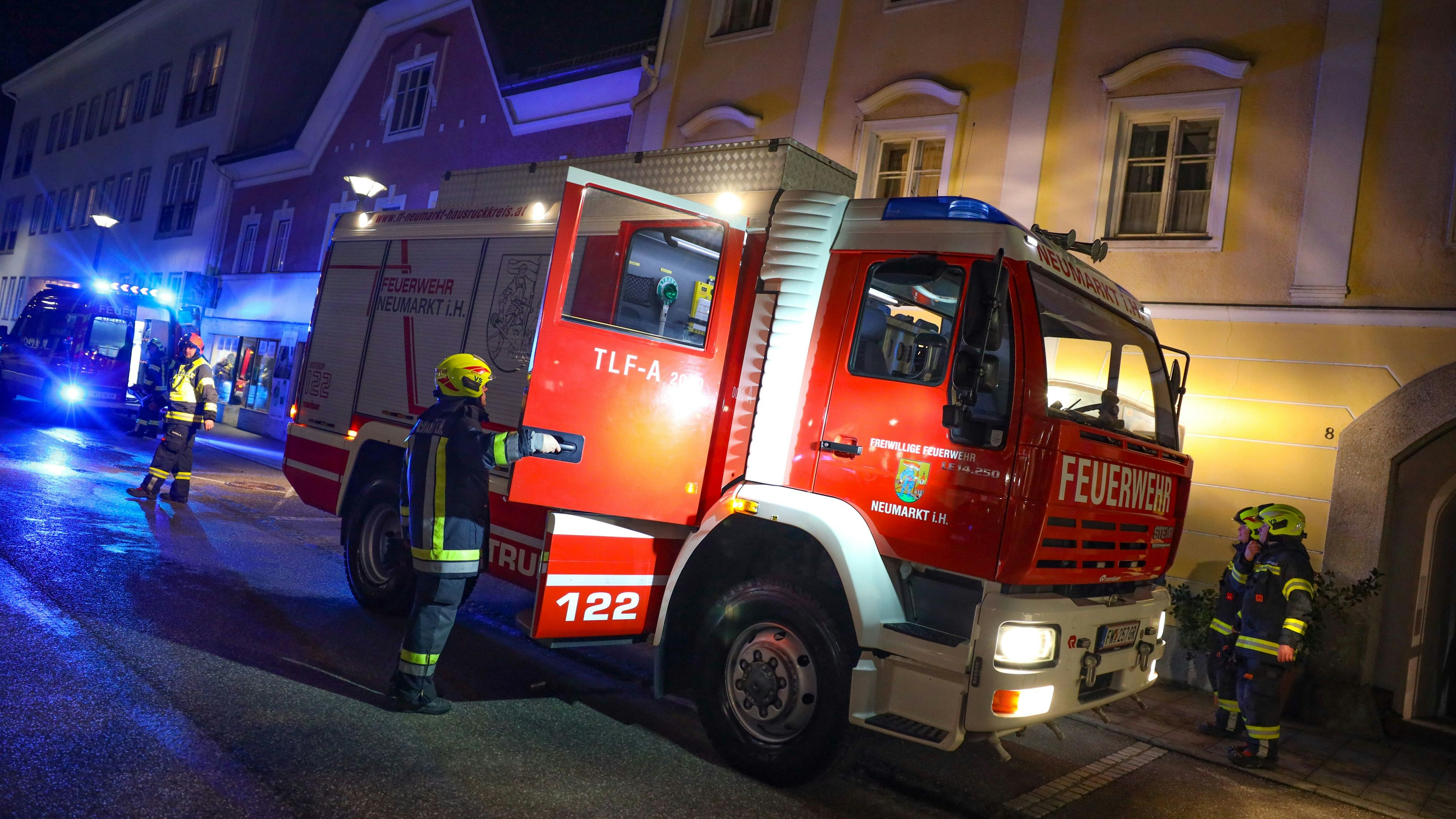 In einem Mehrfamilienhaus in Neumarkt brannte es erneut.