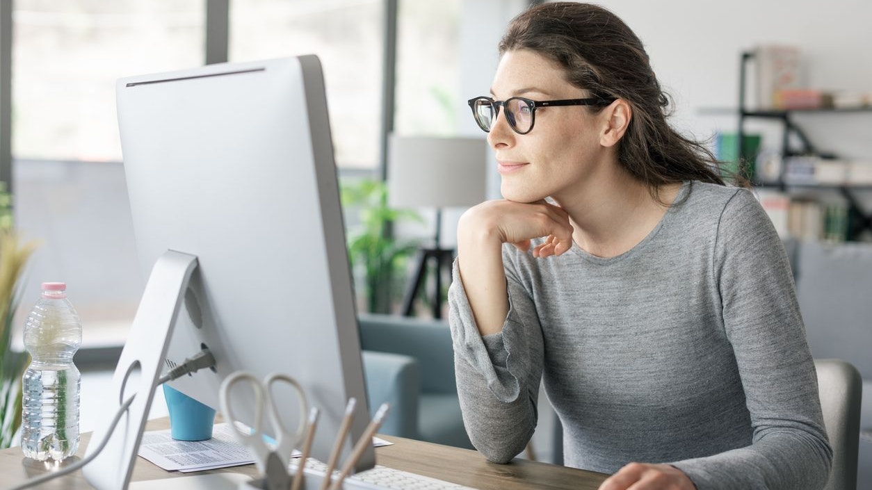 Orthopäden warnen vor "Homeoffice-Hälsen"