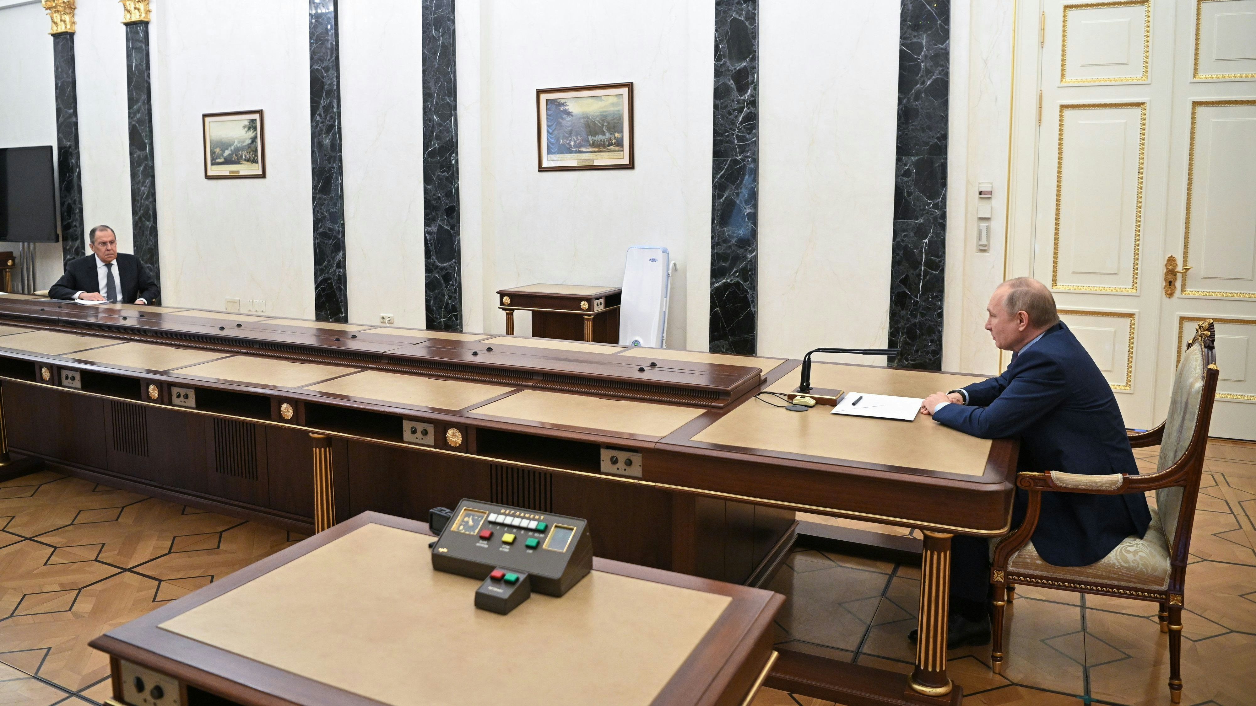 Wladimir Putin mit seinem Außenminister Sergei Lavrov 