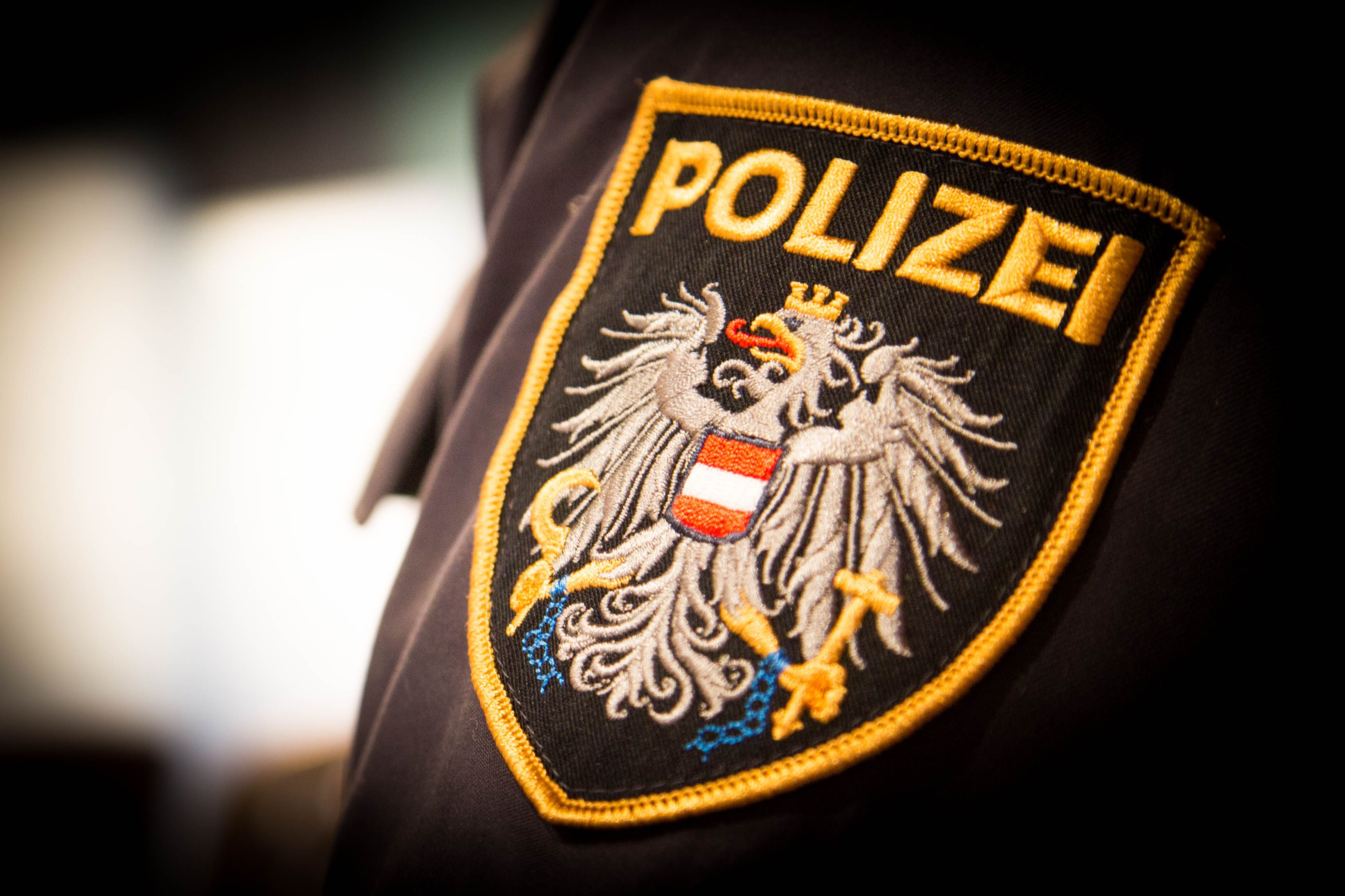 2021 wurden 462 Polizistinnen und Polizisten im Dienst verletzt. Am Sonntag sind zwei weitere dazugekommen. (Symbolbild)