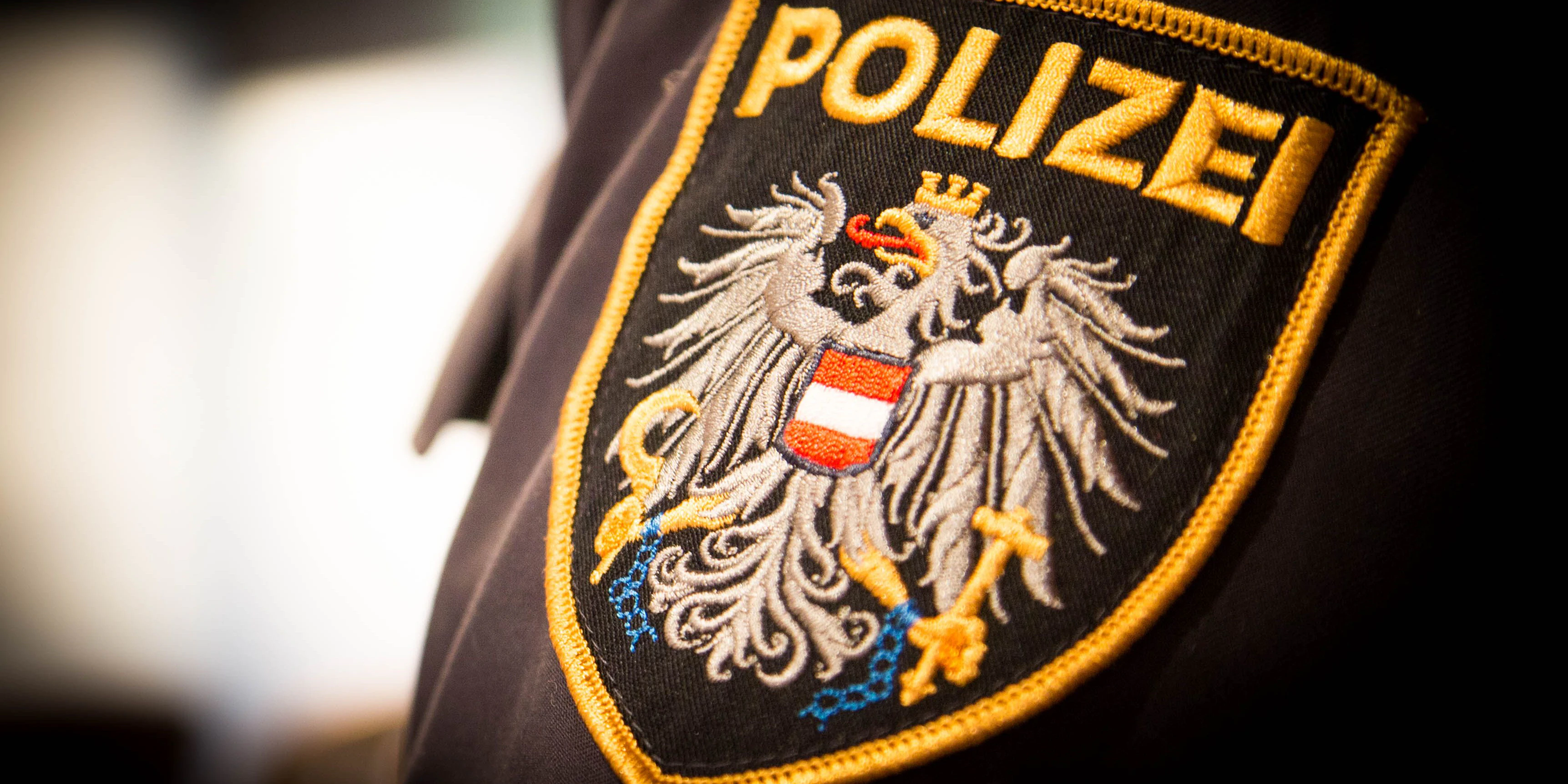 2021 wurden 462 Polizistinnen und Polizisten im Dienst verletzt. Am Sonntag sind zwei weitere dazugekommen. (Symbolbild)