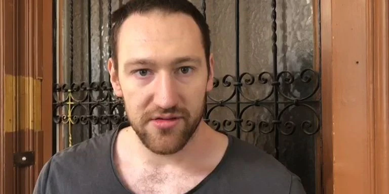 Igor wohnt direkt neben dem Mordopfer