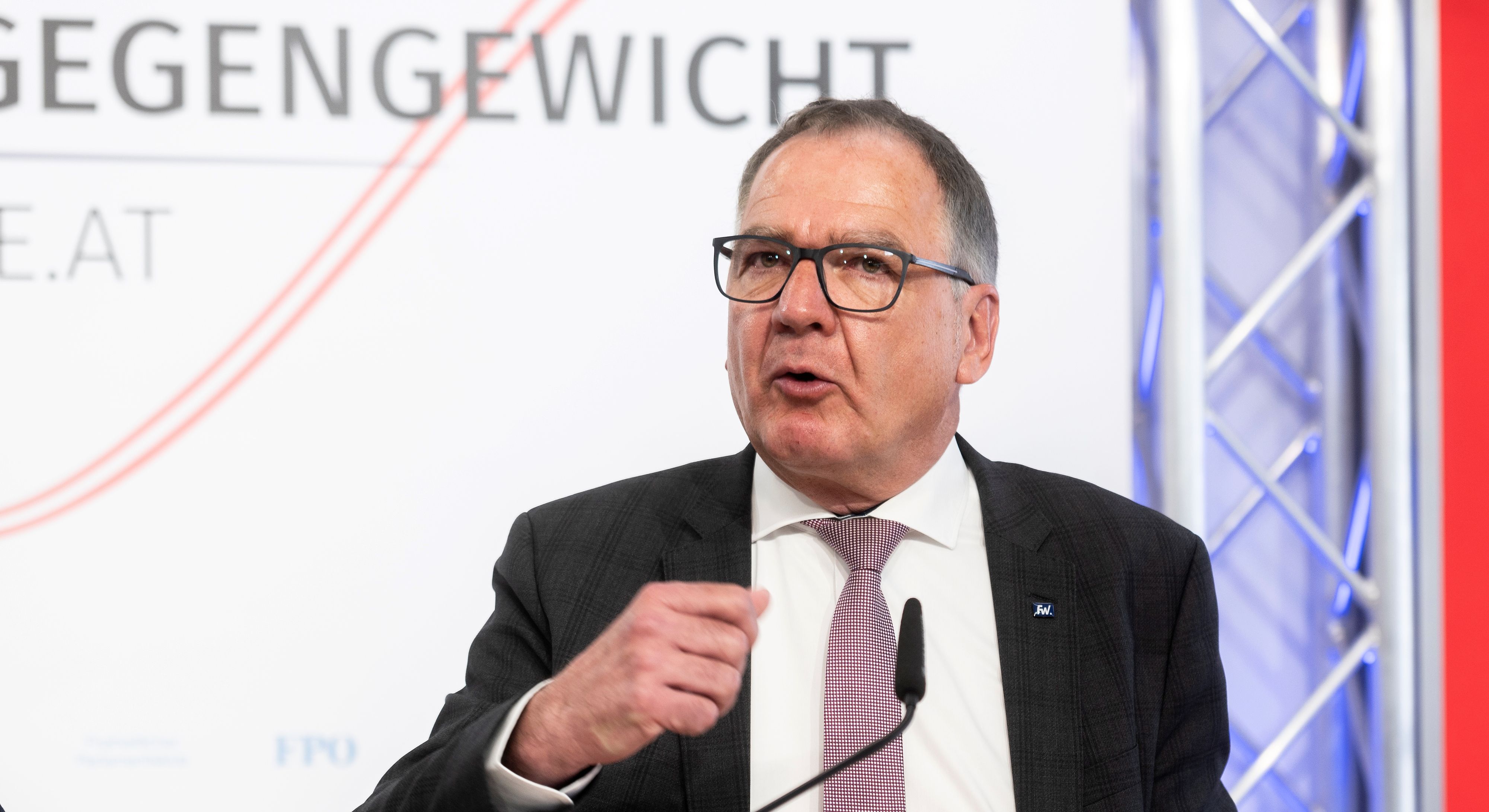 Matthias Krenn im Rahmen einer FPÖ-Pressekonferenz zum Thema "Wege aus der Wirtschaftskrise". Archivbild. 
