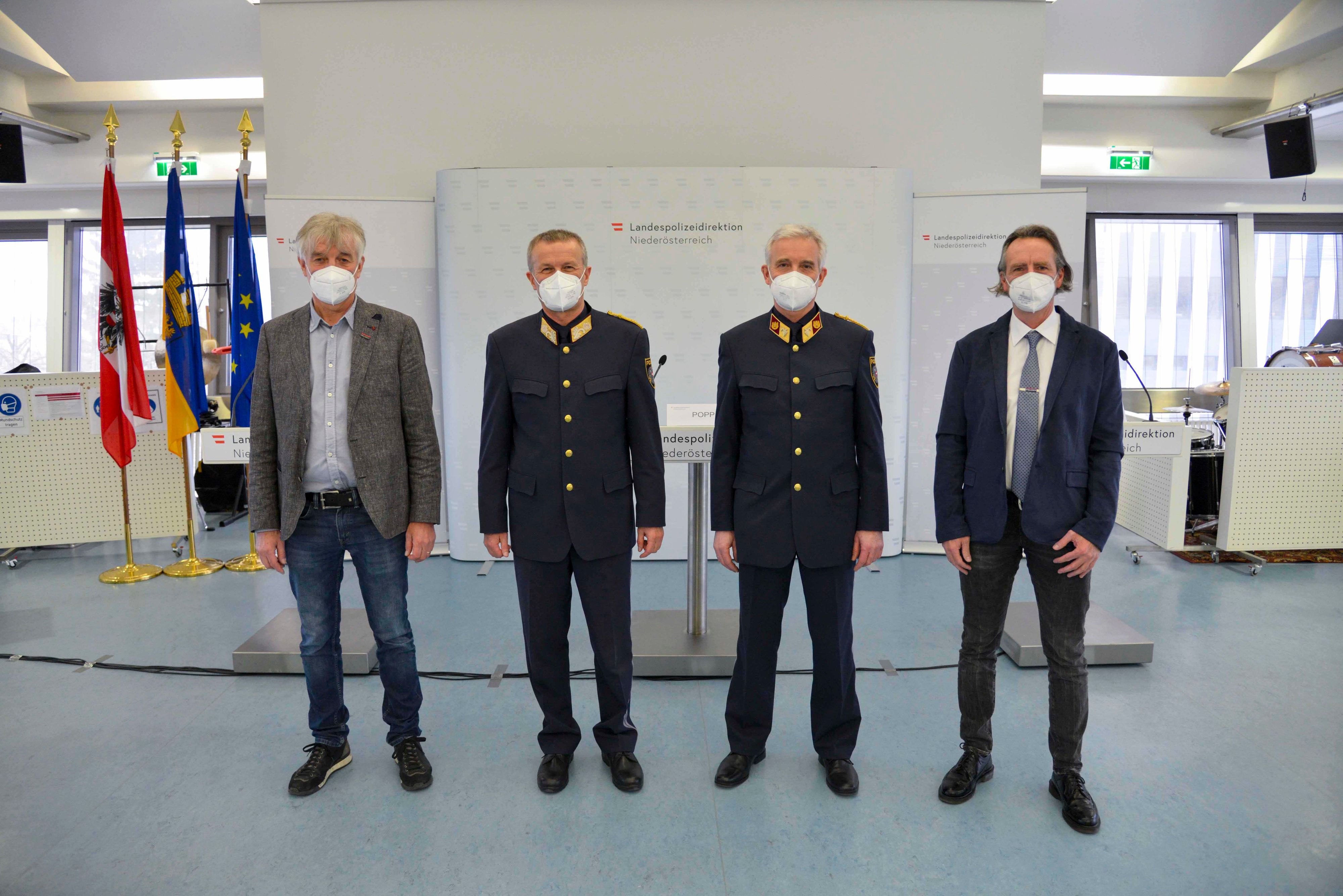 Top-Polizisten: Klaus Preining, Landespolizeidirektor Franz Popp, Anton Zöchbauer, Josef Deutsch (v.l.)