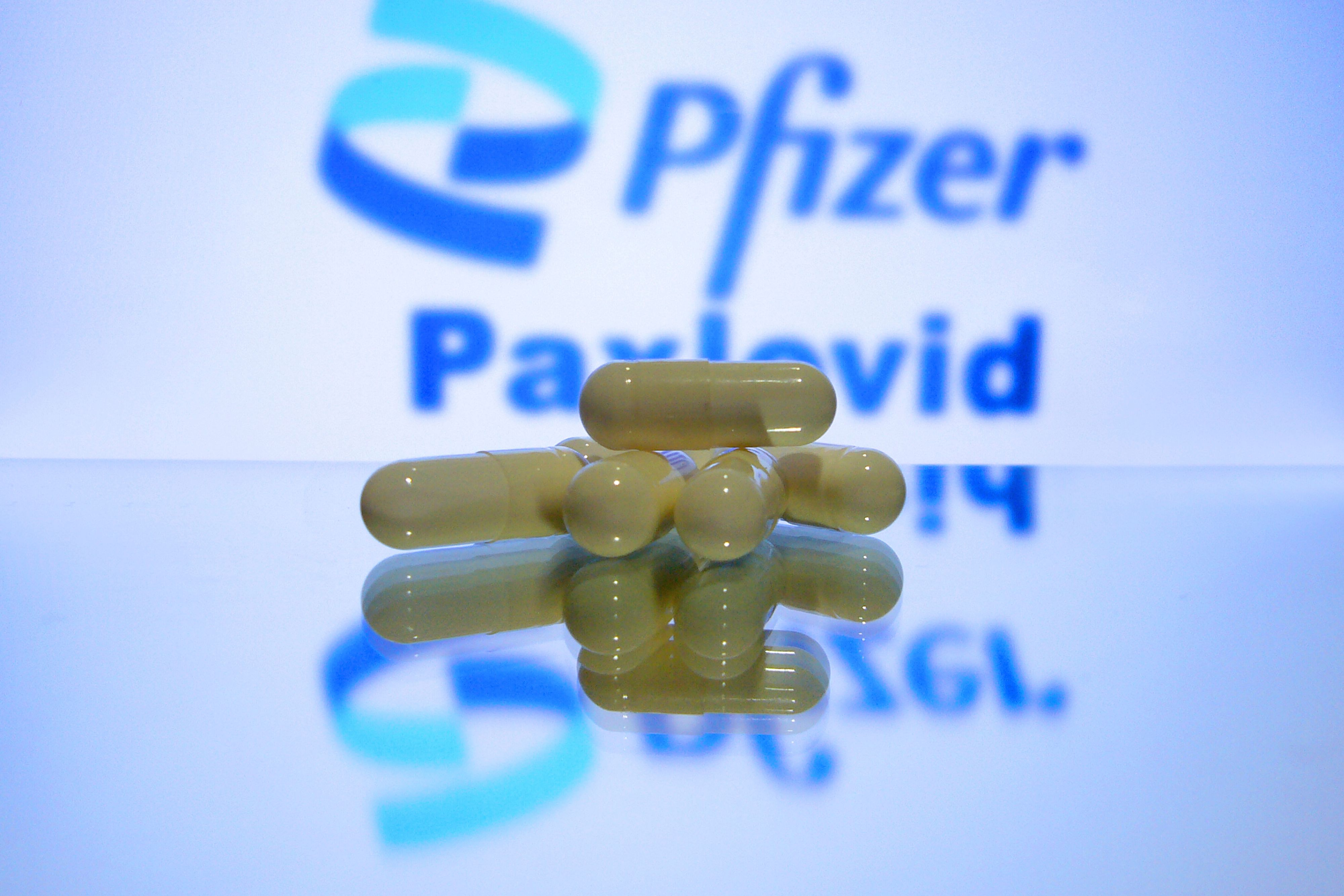 Bereits im März soll die erste Lieferung mit Corona-Pillen kommen.