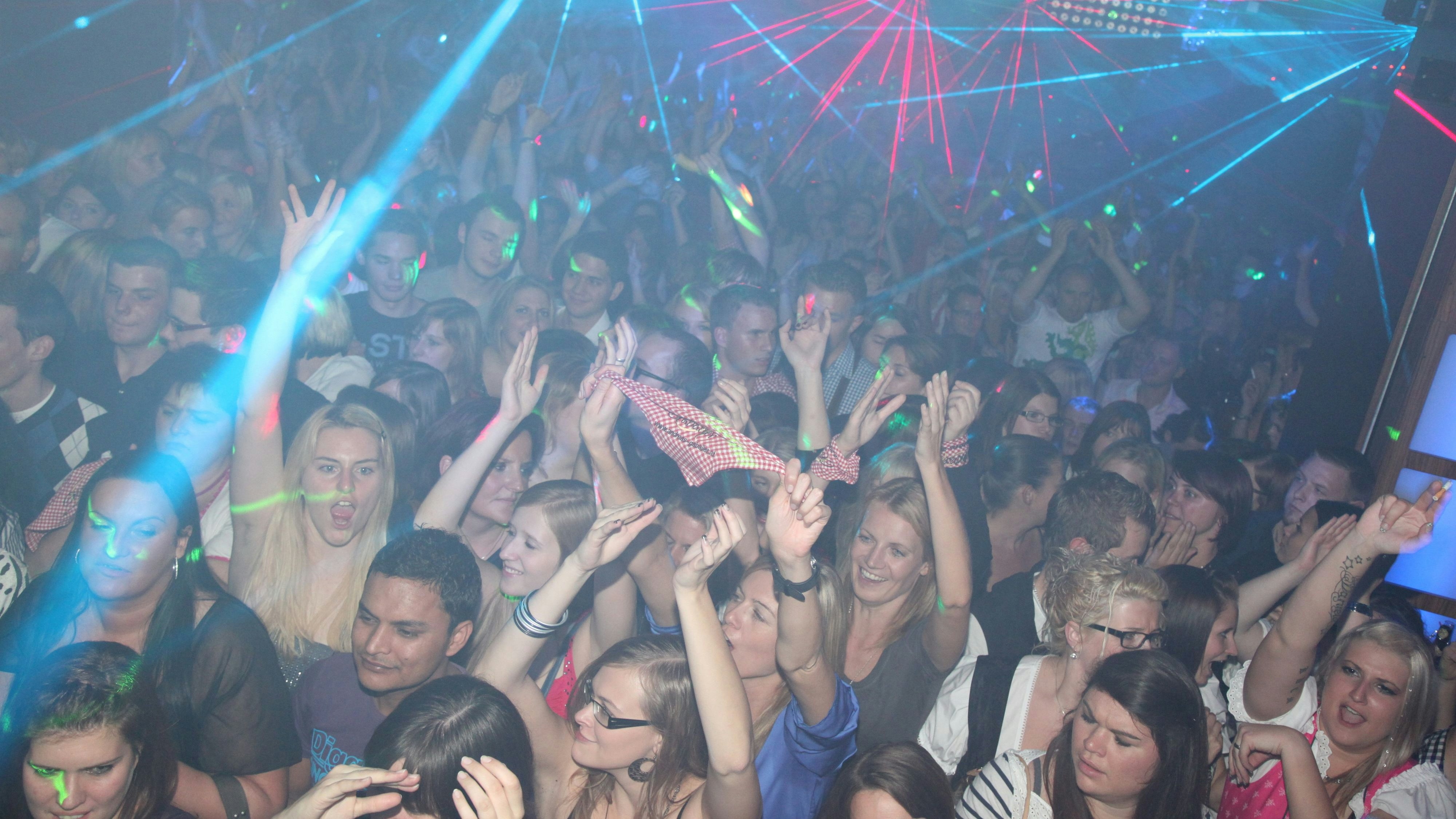 Keine Personenbeschränkungen, kein 3G, keine Sperrstunde: Die Nachtgastro darf wieder öffnen.