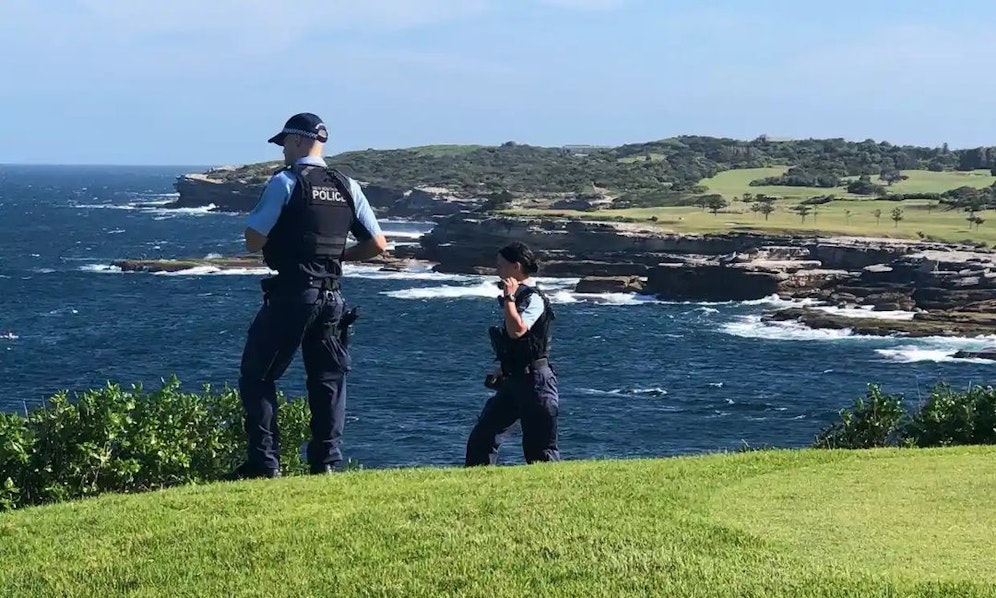 Die Polizei ermittelt aktuell vor Ort zu den Hintergründen des tödlichen Haiangriffs bei Sydney 