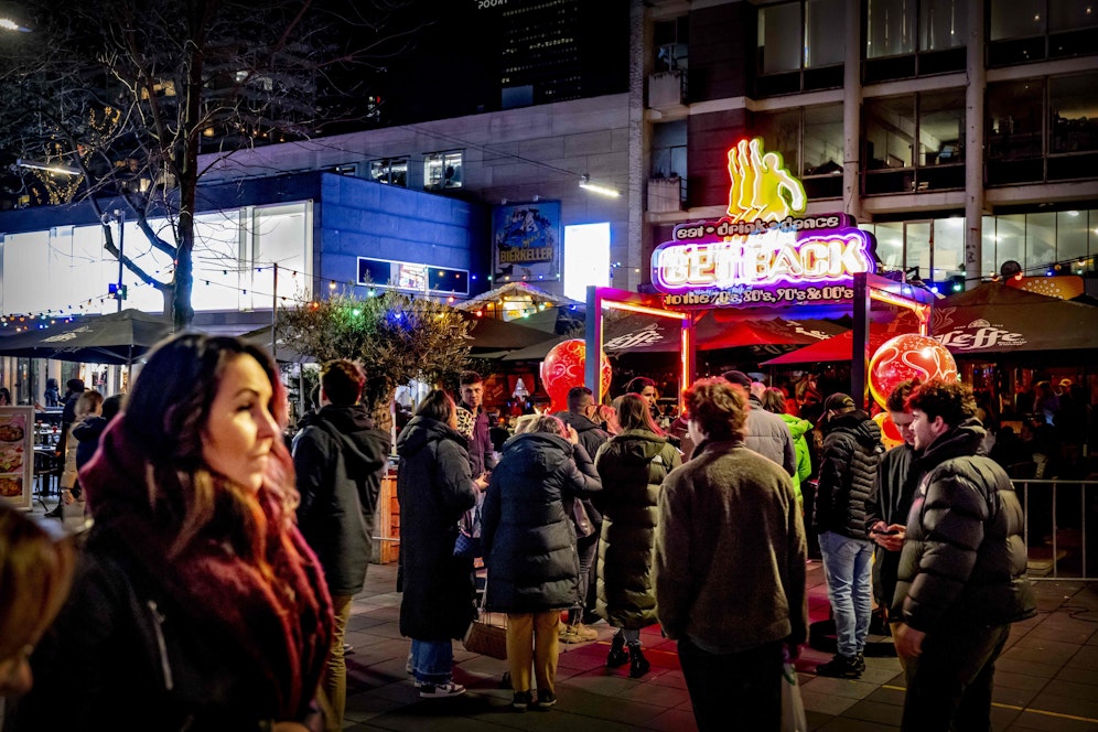 Ab Freitag dürfen Nachtclubs und Bars wieder bis ein Uhr nachts öffnen.