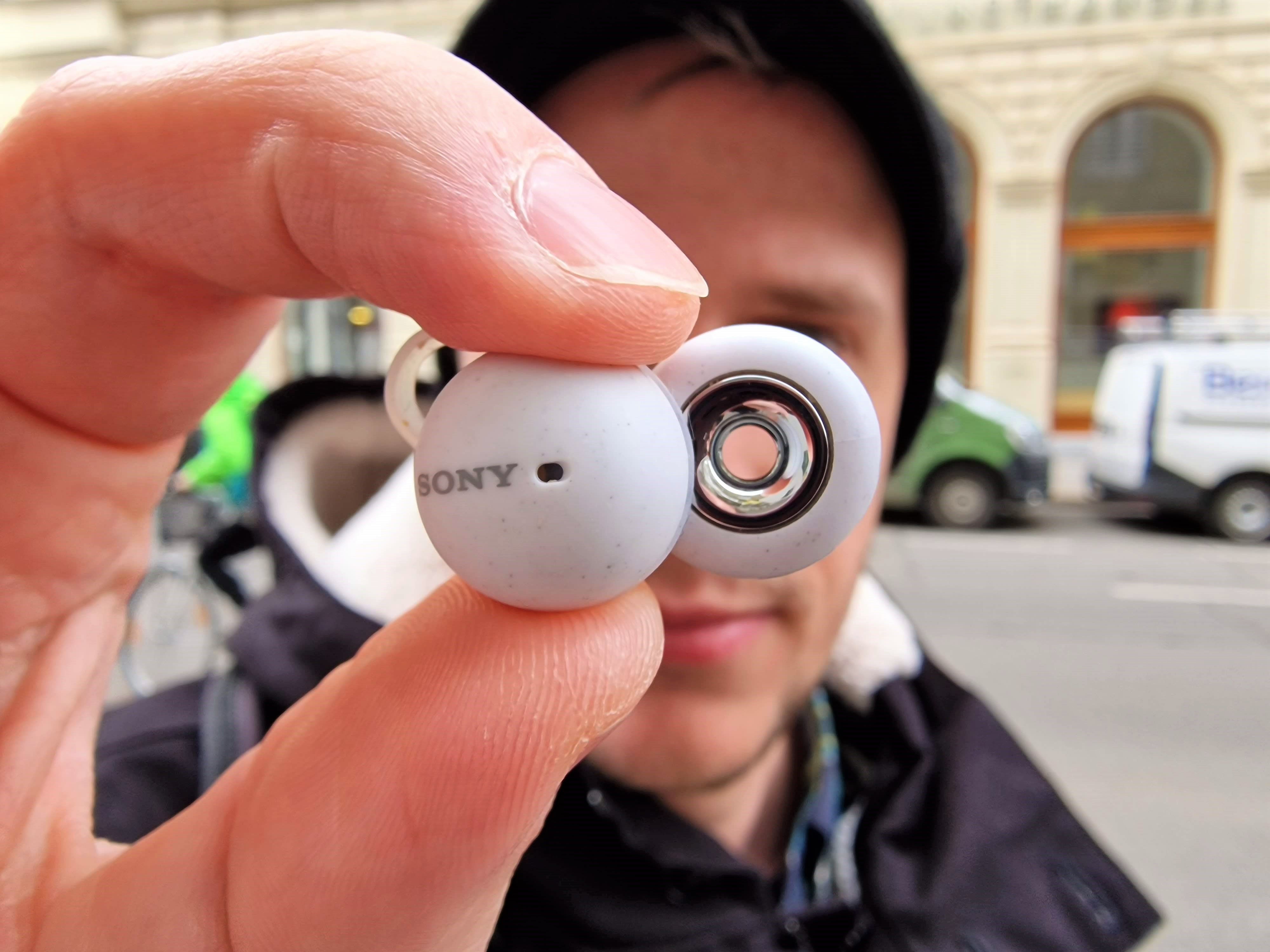 Runde Sache: Das sind die neuen Sony LinkBuds im Ring-Design.