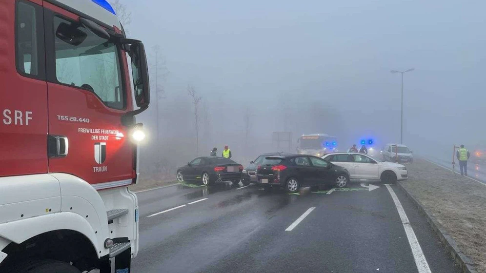 16 Autos waren in den Massen-Crash verwirckelt