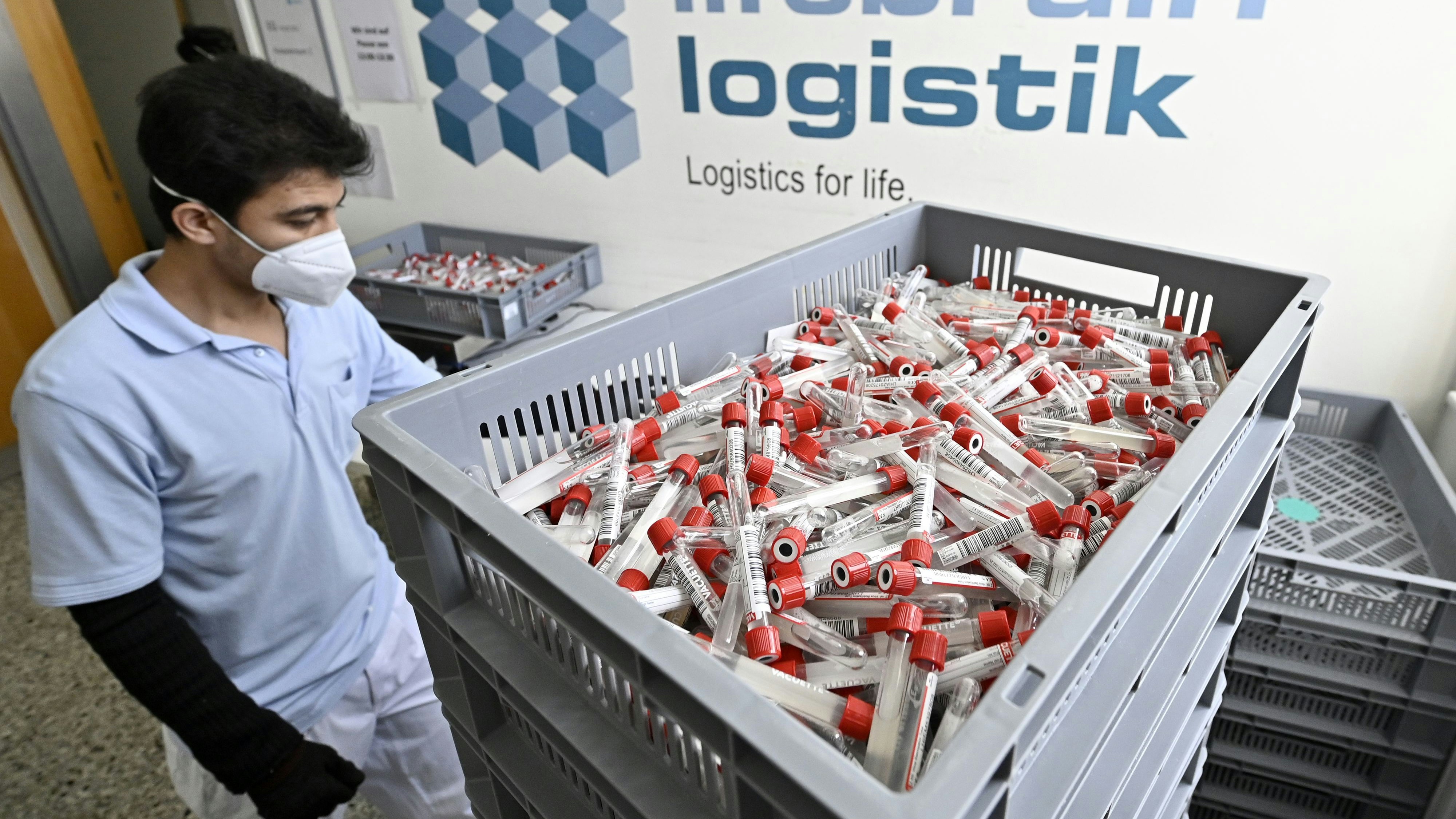 Der Laboranbieter Lifebrain am Standort in der Klinik Wien-Penzing wertet die PCR-Tests des "Alles gurgelt"-Programms aus. 