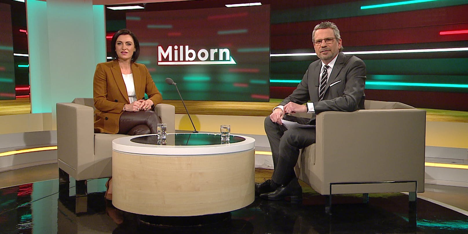Tourismusministerin Elisabeth Köstinger im Interview bei "Milborn" mit "Puls24"-Anchor Thomas Mohr.