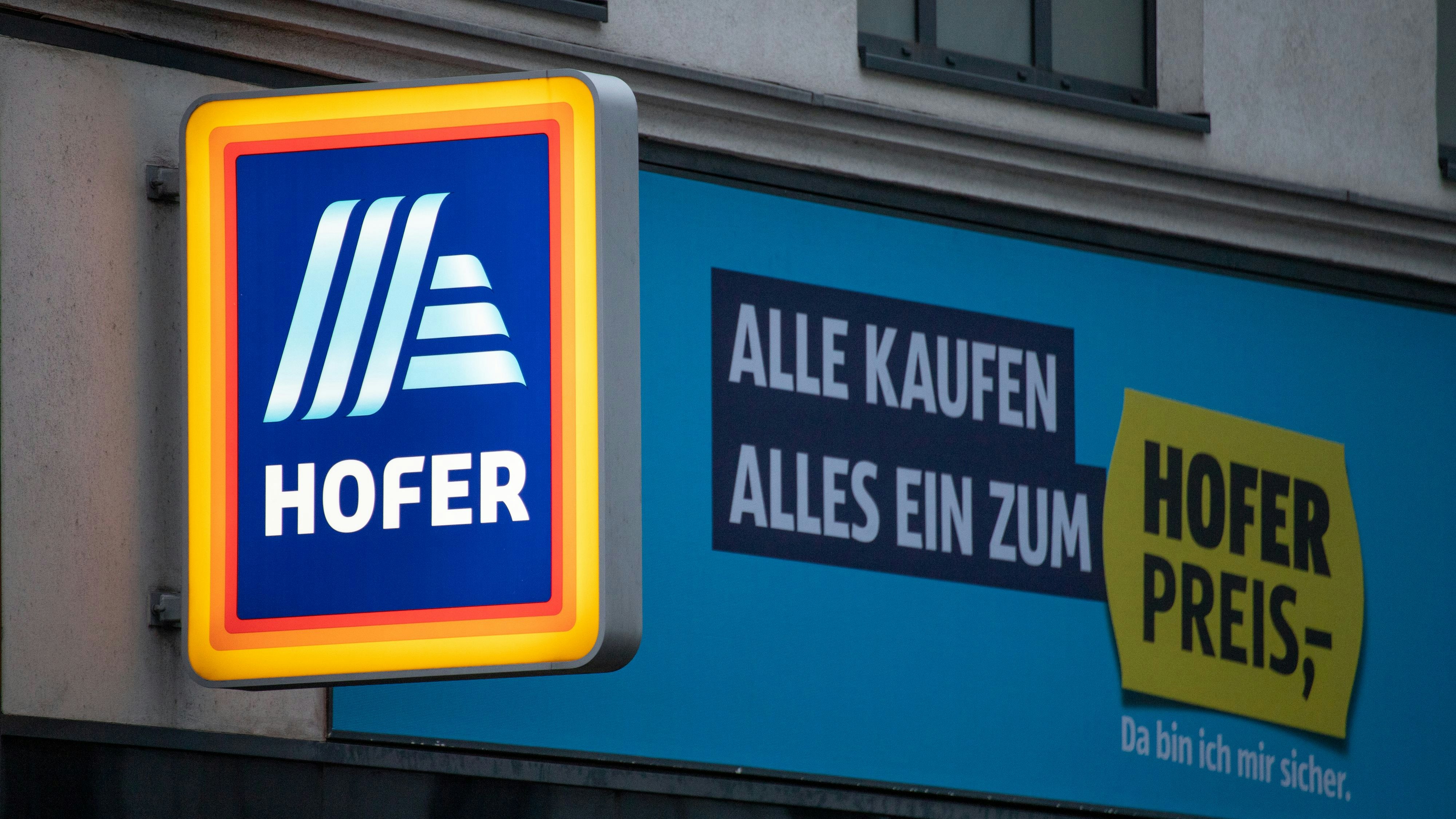 Der vielbesungene Hofer-Preis wird angehoben. 