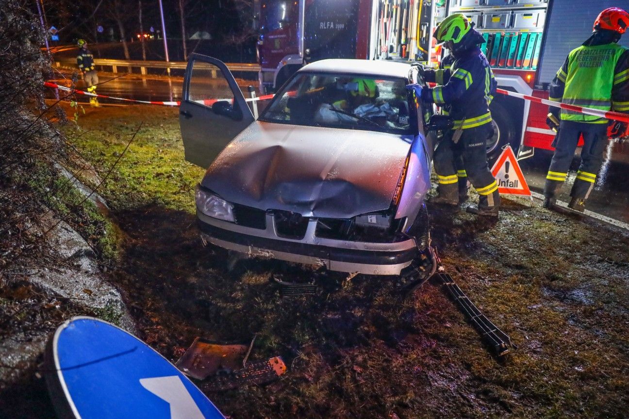 Alkolenker donnert mit 2,2 Promille über Kreisverkehr