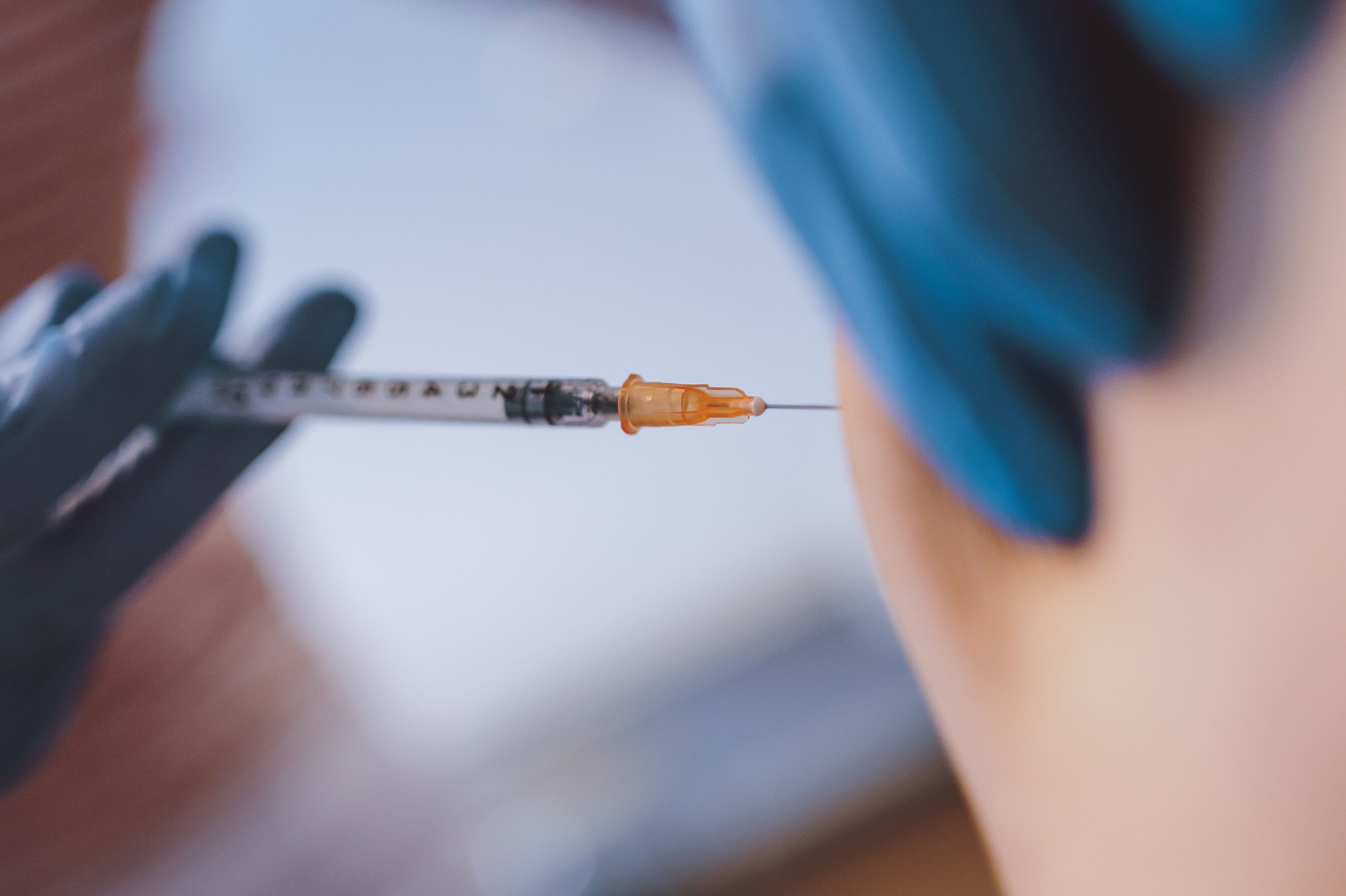 61 Prozent sind sehr oder eher für eine Impfpflicht. Das hat eine aktuelle Umfrage ergeben. (Symbolbild)