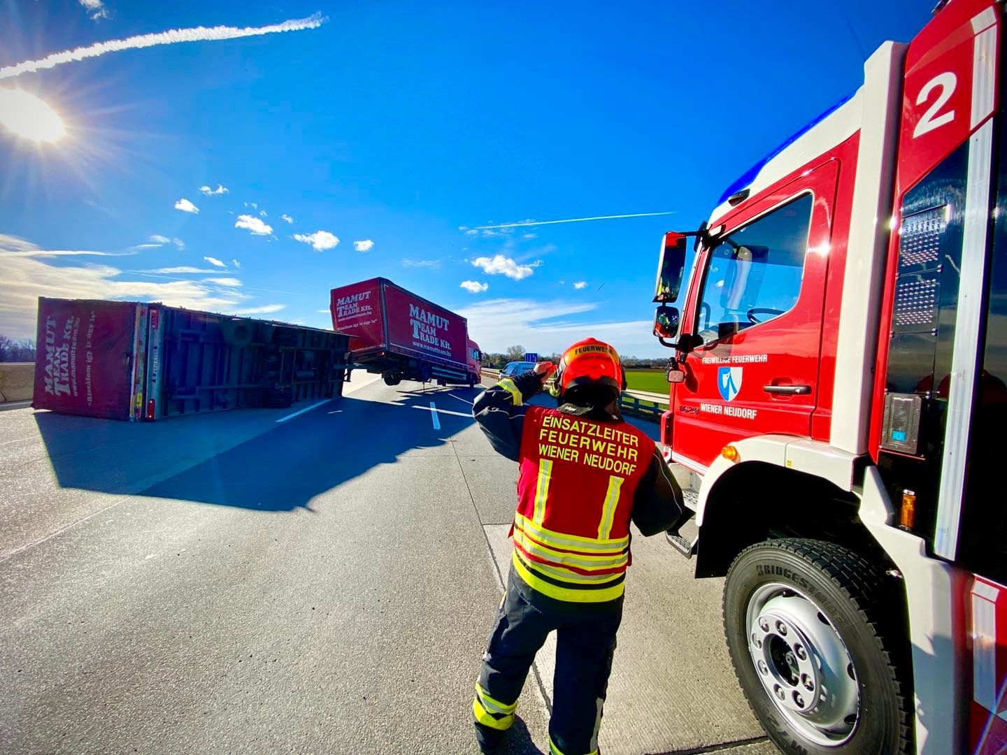 Der umgestürzte Lkw auf der A2.