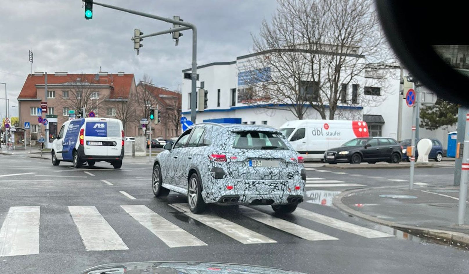 Mercedes-Erlkönig in Wien-Liesing entdeckt