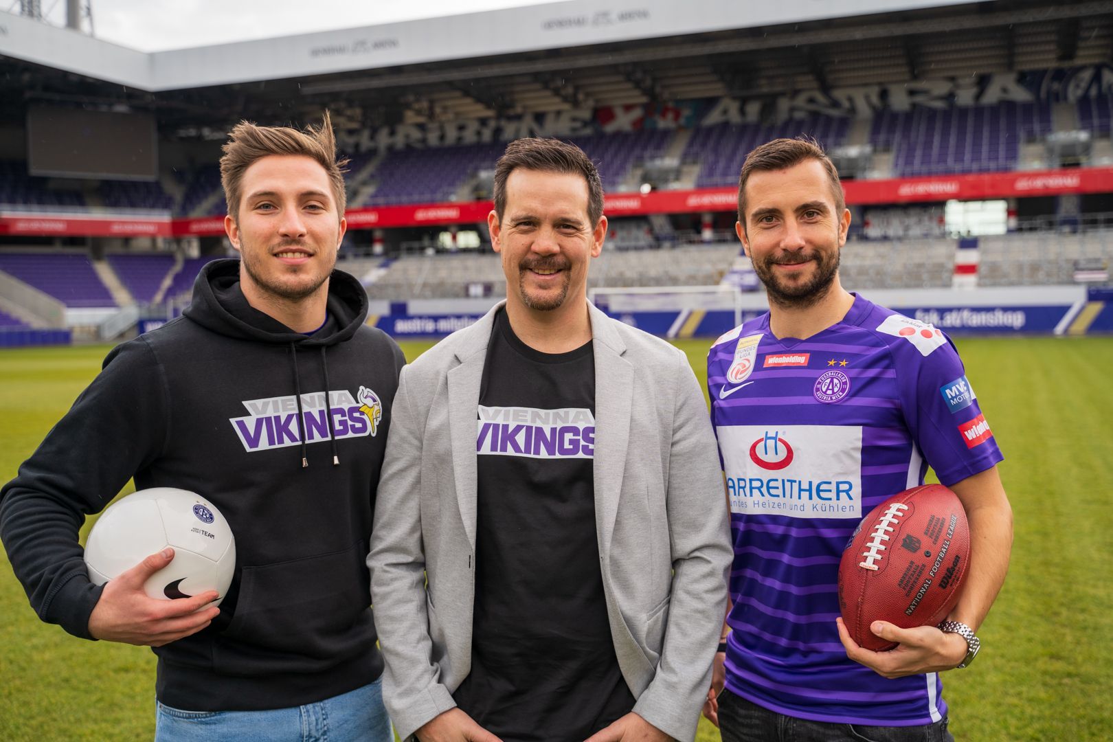 Vikings-Kapitän Luis Horvath, Coach Chris Calaykay und Austria-Kapitän Markus Suttner