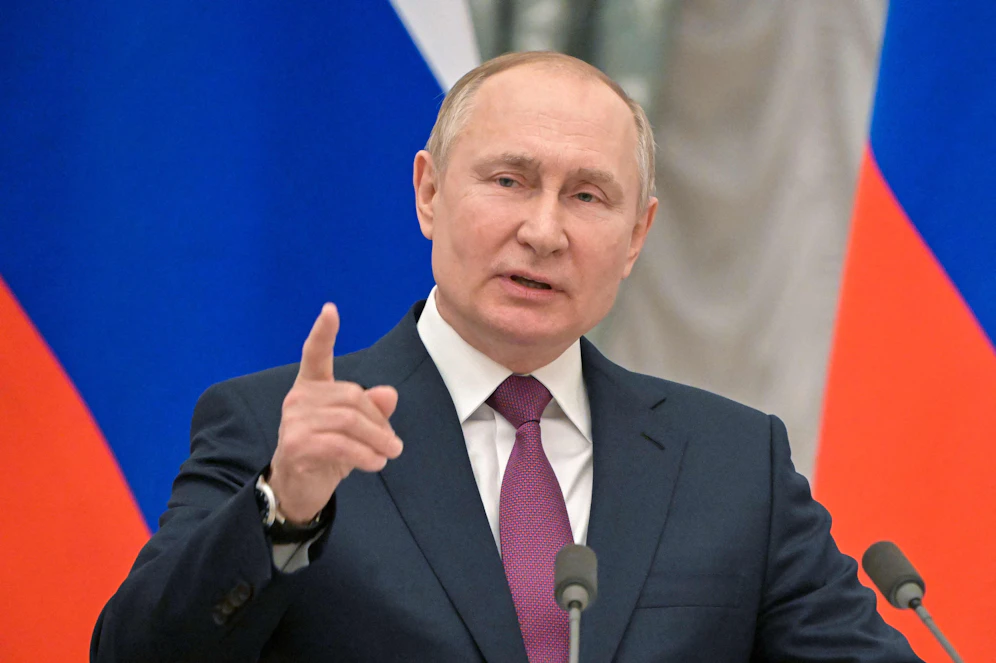 Wladimir Putin spielt den starken Mann. Am Samstag will er Raketen testen lassen, die theoretisch mit Atomsprengköpfen bestückt werden können.