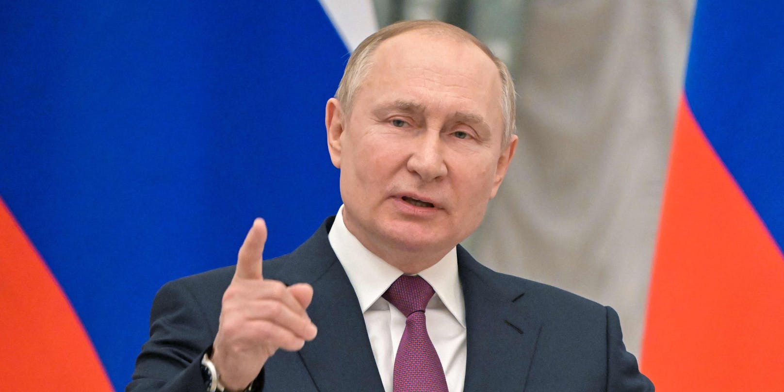 Wladimir Putin spielt den starken Mann. Am Samstag will er Raketen testen lassen, die theoretisch mit Atomsprengköpfen bestückt werden können.