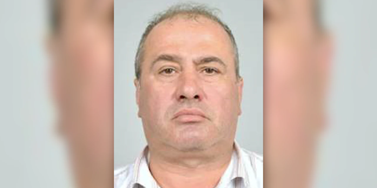 Dieser 52-jährige Mann beschäftigt die Polizei bereits seit 2019. Die Ermittler bitten jetzt um Hilfe.