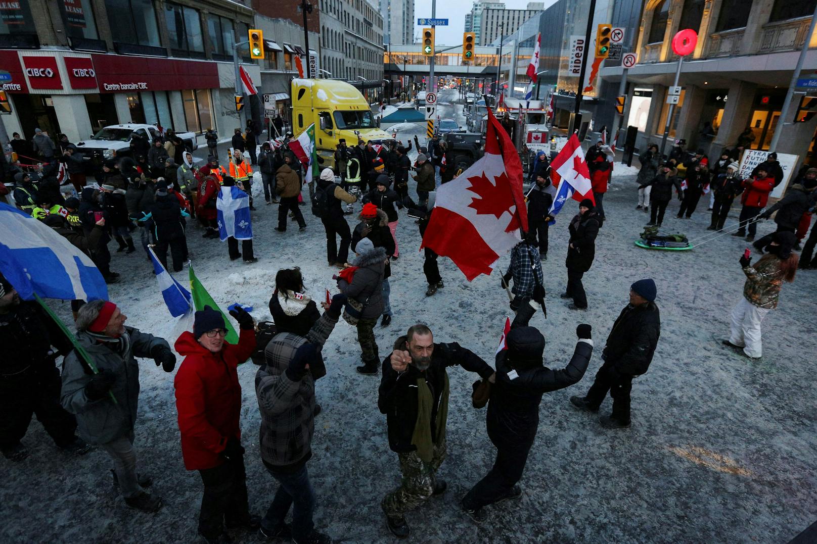 Aus Furcht vor der drohenden Festnahme hatten die Organisatoren am Donnerstag ihre Anhänger aufgerufen, nach Ottawa zu kommen.