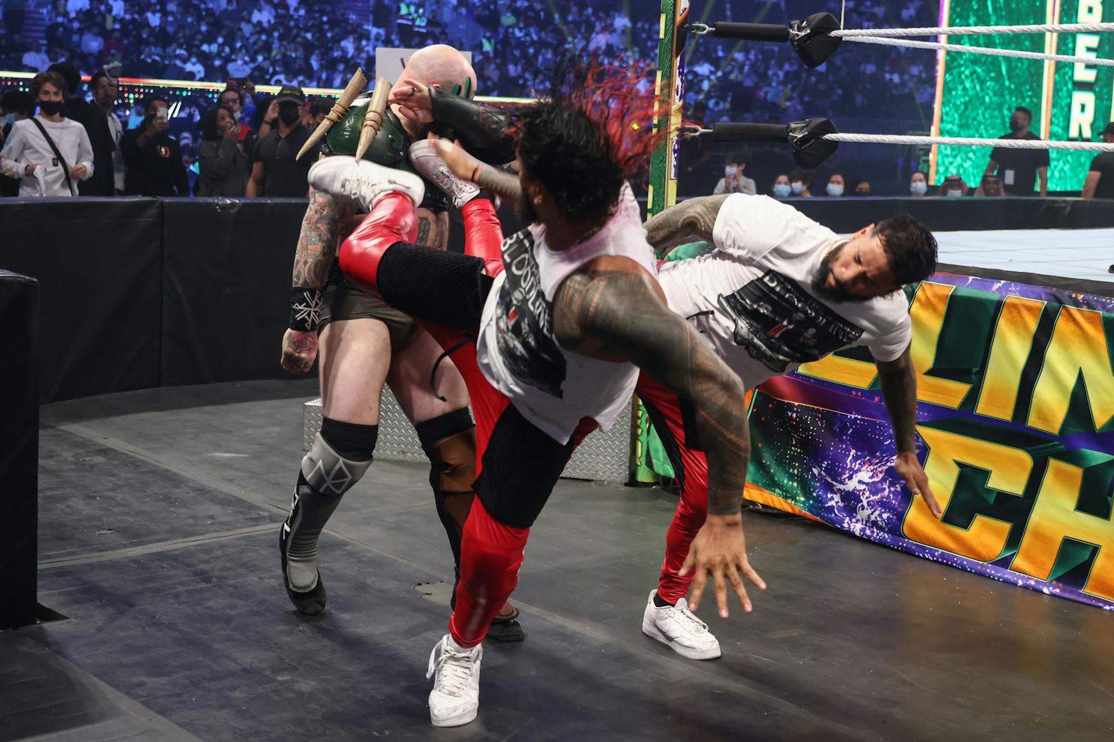 WWE Elimination Chamber 2022: Die besten Bilder