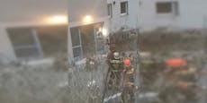 Feuerwehr rettet Wiener über Leiter aus seiner Wohnung