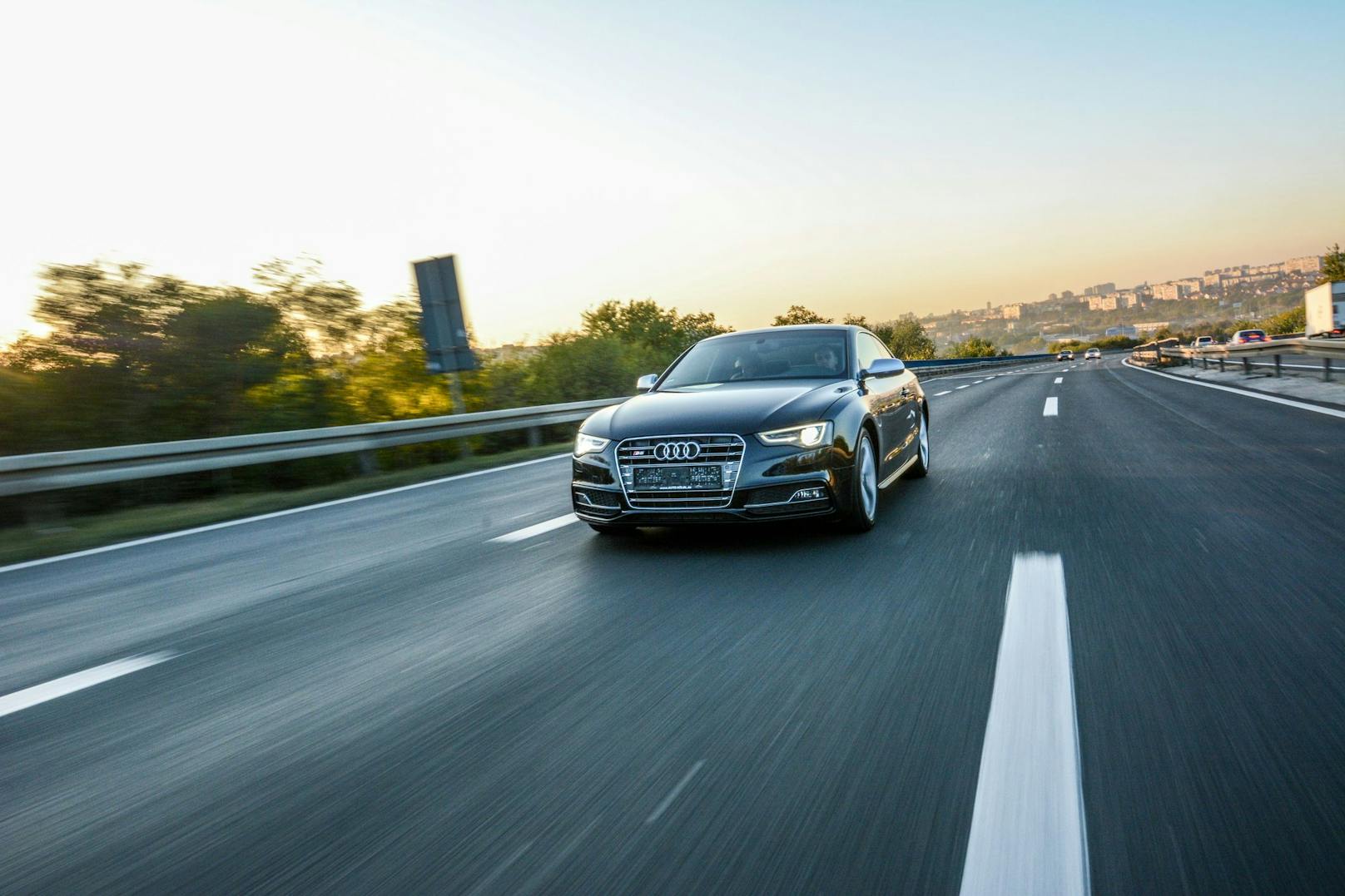 Audi-Raser narrt Polizei – am Ende erwischt sie ihn doch