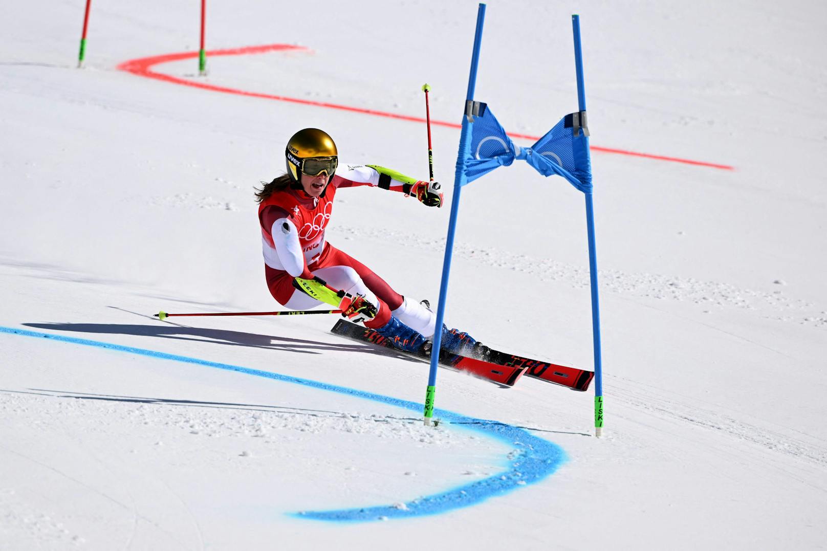GOLD! Österreich triumphiert im Ski-Teambewerb