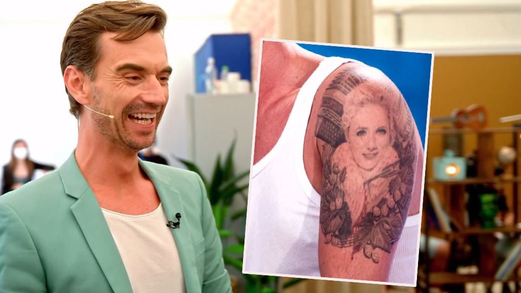 Florian Silbereisen präsentiert hier sein Tattoo