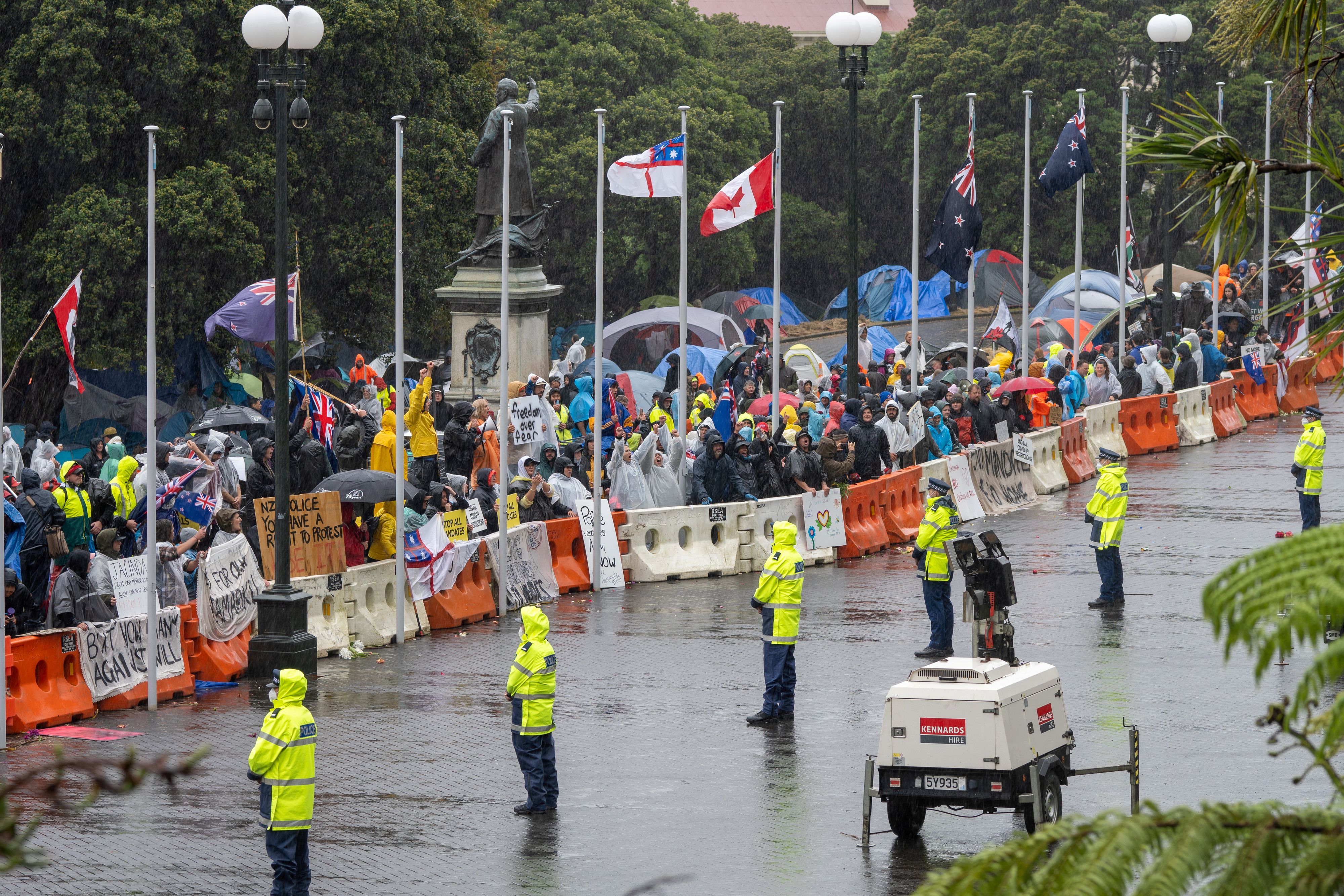Seit fast zwei Wochen protestieren Impfgegnerinnen und Impfgegner in Neuseeland.