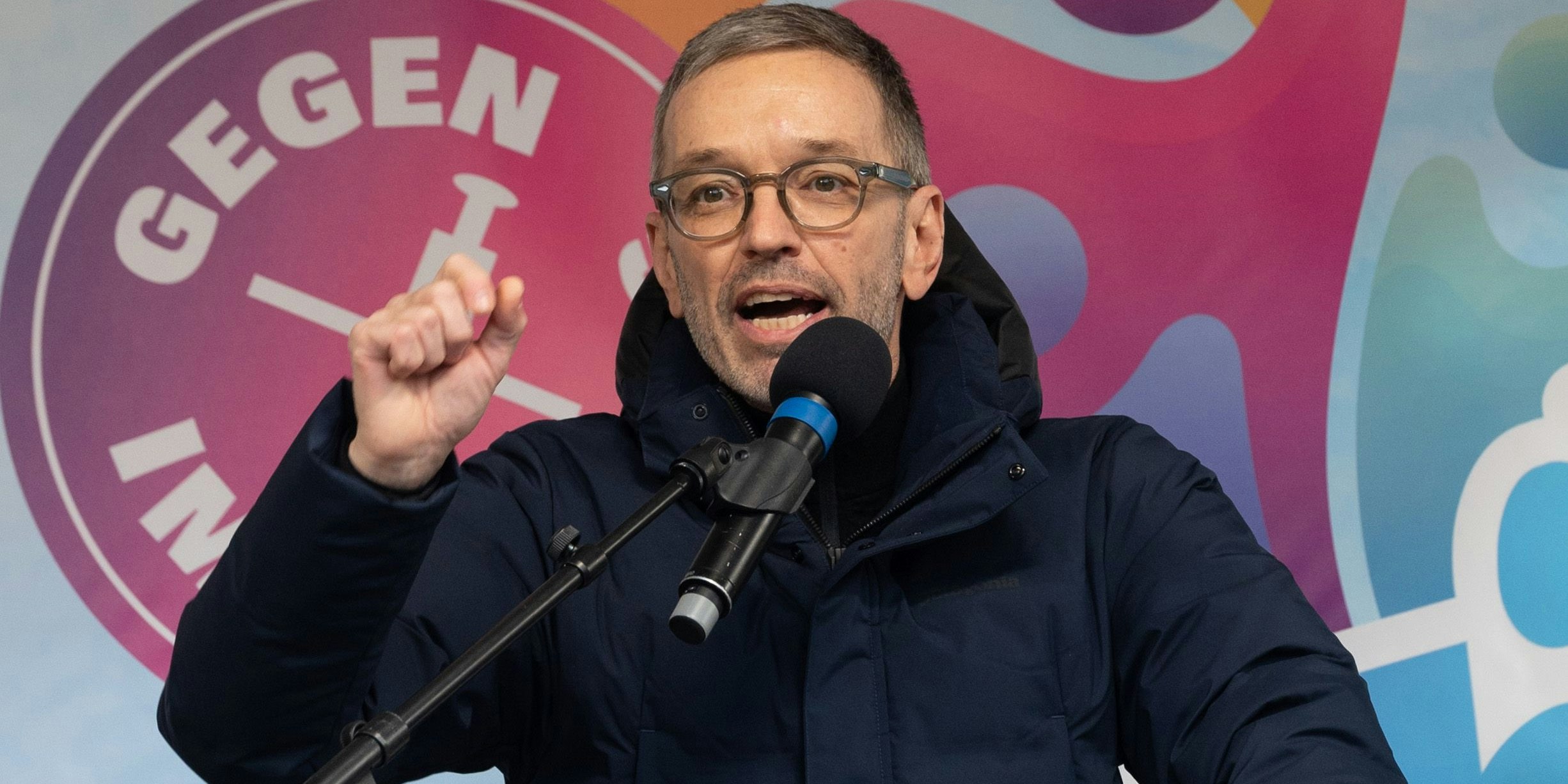 Kickl als Redner bei einer Demo am 9. Jänner.