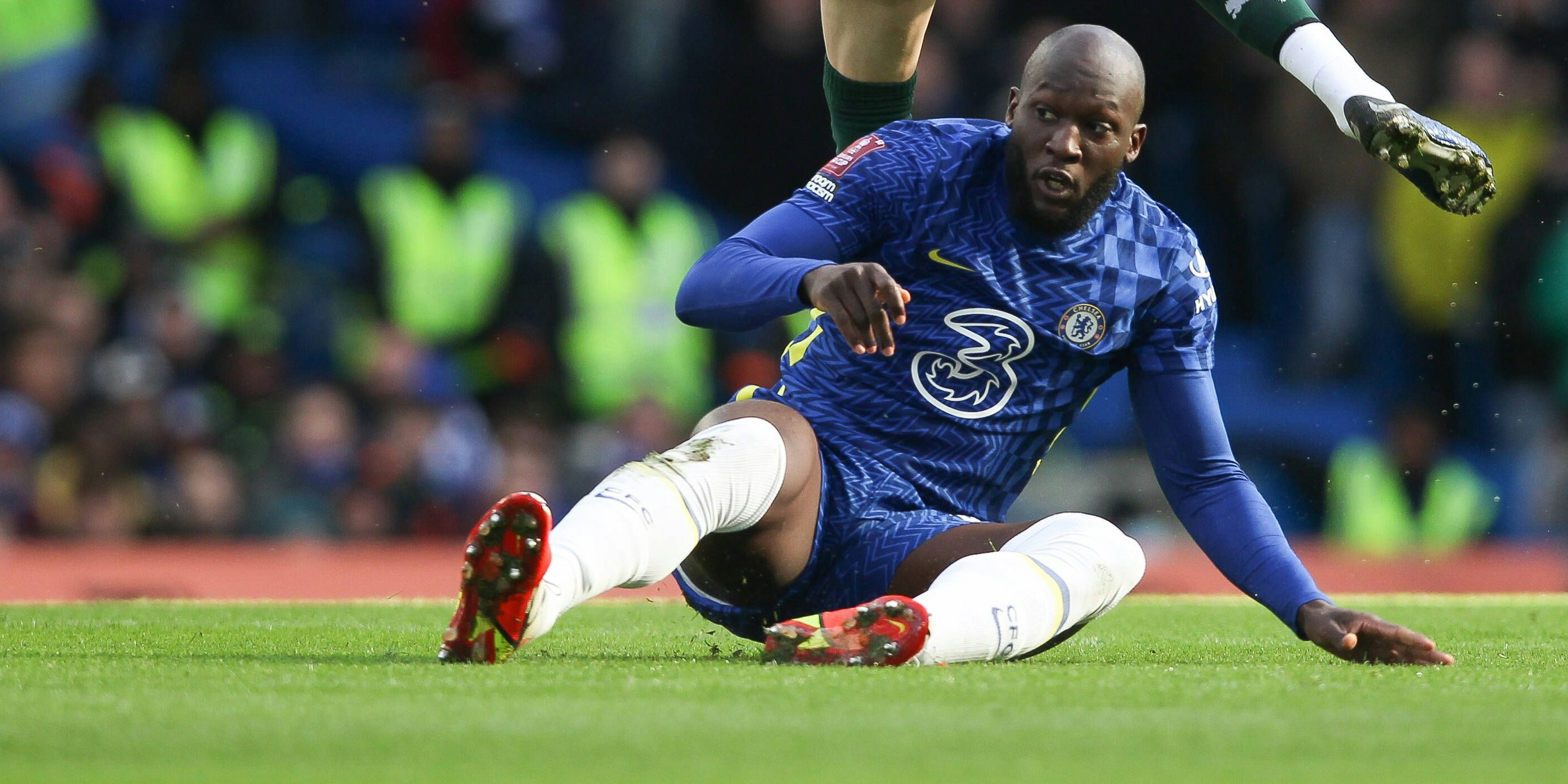 Romelu Lukaku am Boden