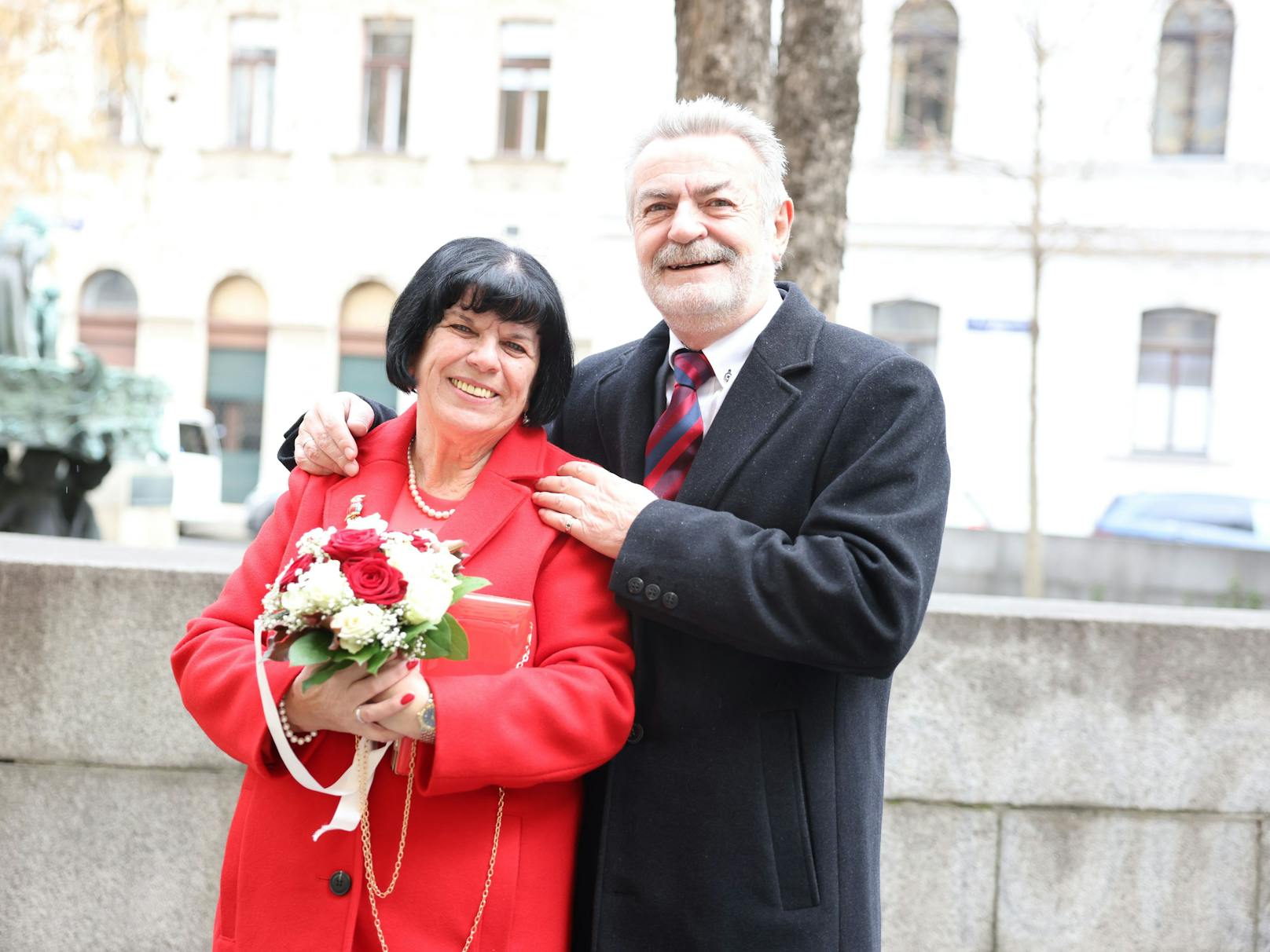 Ganze 25 Jahre haben Elisabeth (66) und Heinz (69) mit ihrer Hochzeit gewartet.