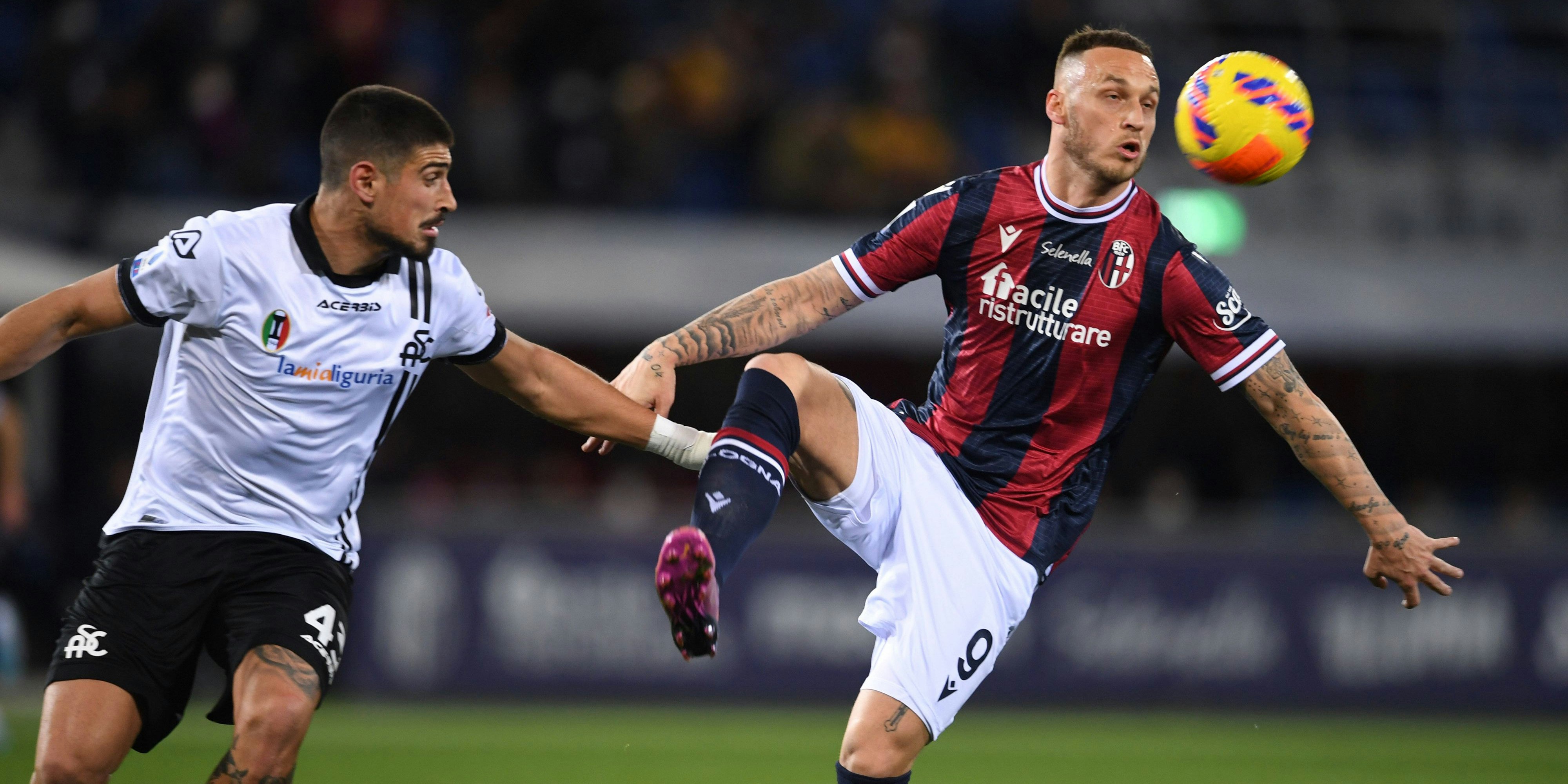 Marko Arnautovic (r.) hat alles unter Kontrolle.