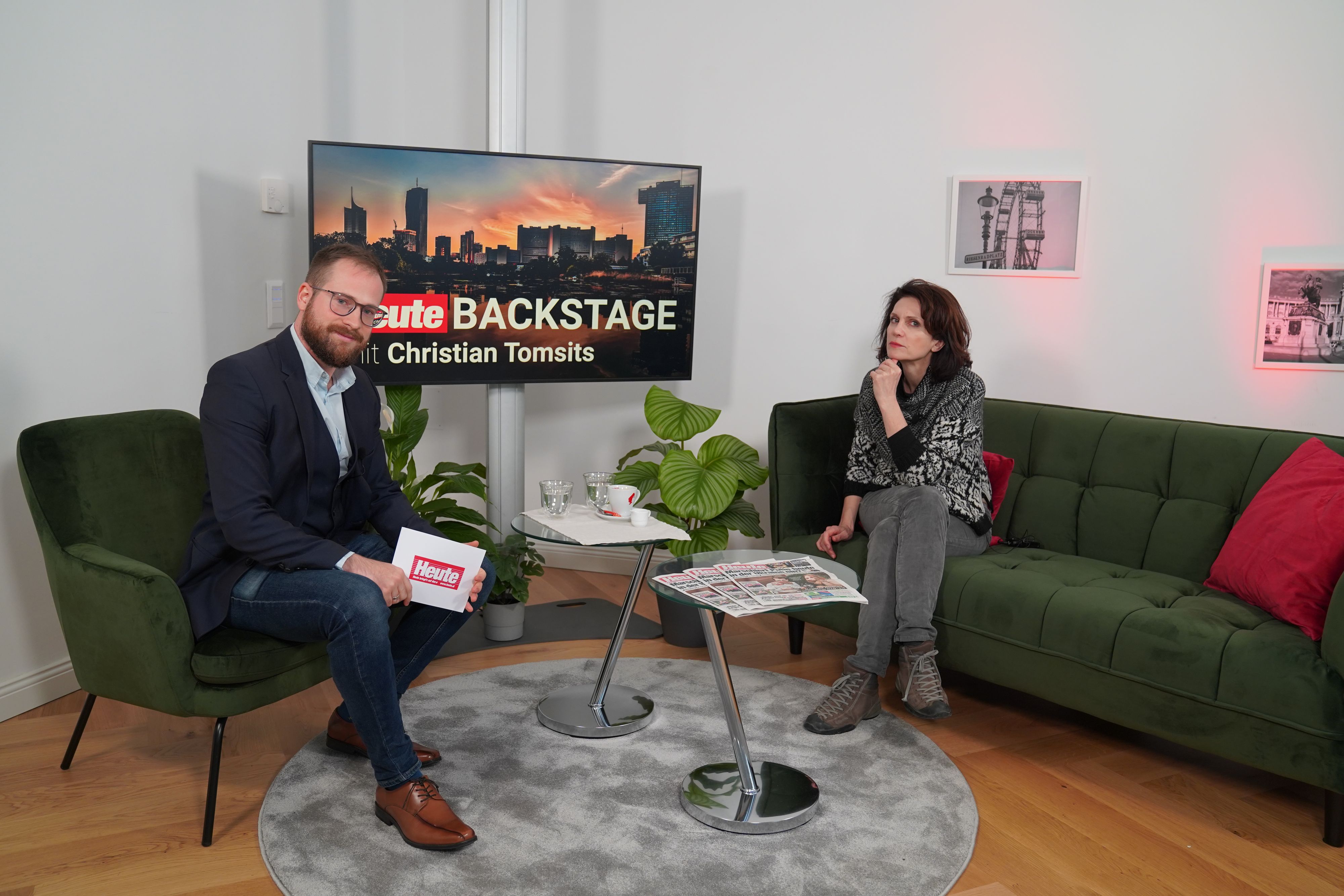 Anwältin Astrid Wagner mit Reporter C. Tomsits im "Heute"-Studio