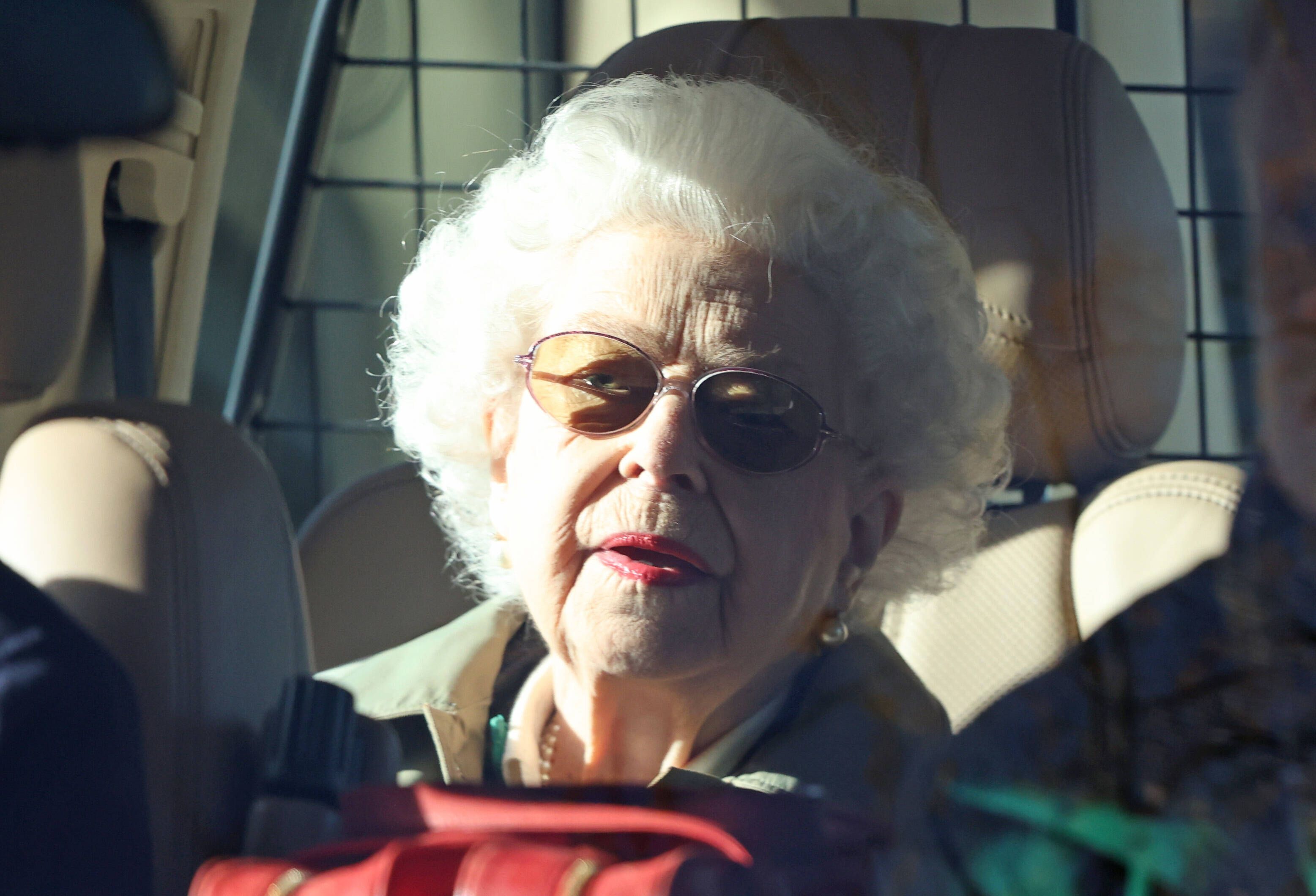 Queen Elizabeth II. hat Corona!