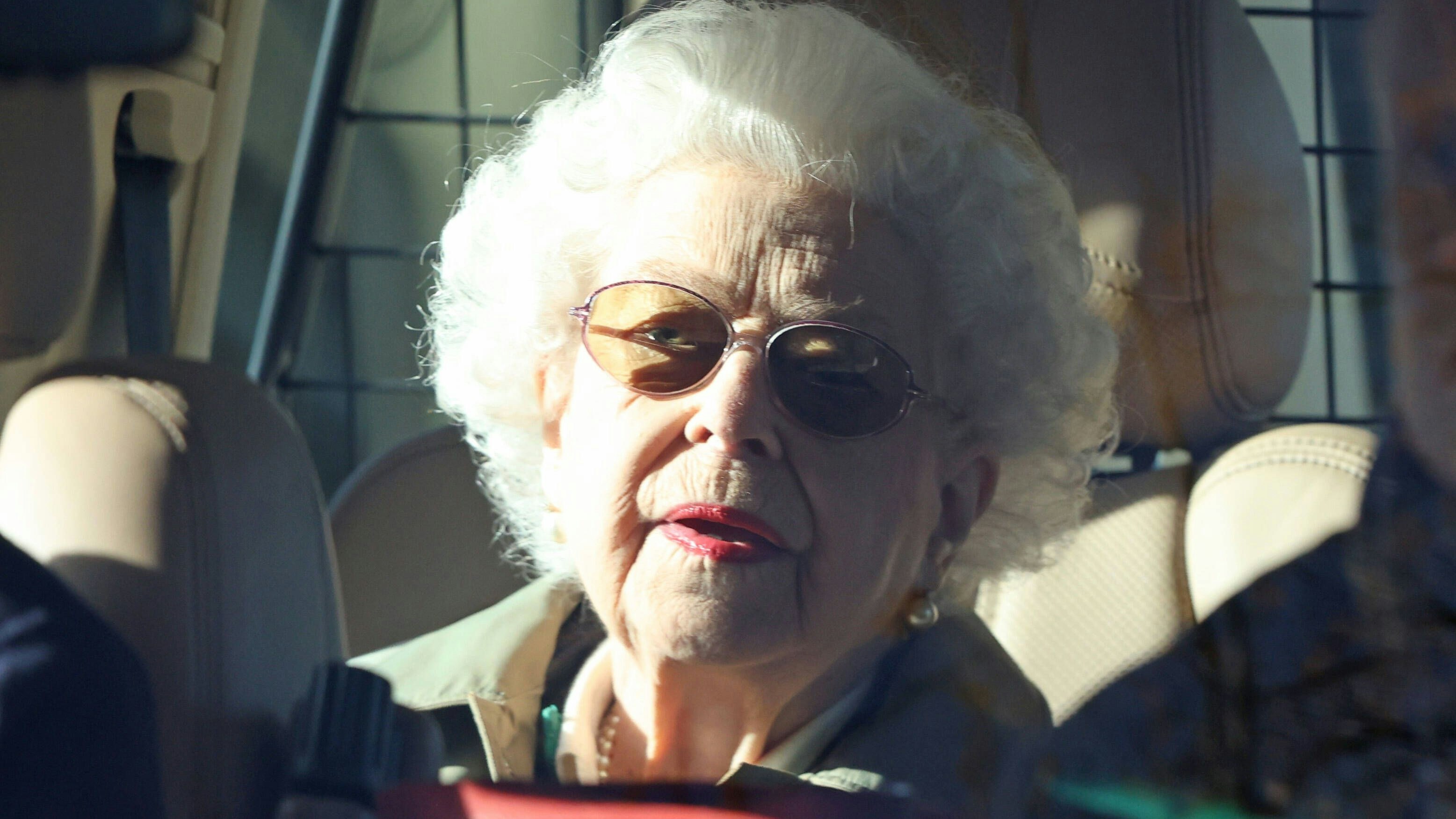 Queen Elizabeth II. hat Corona!