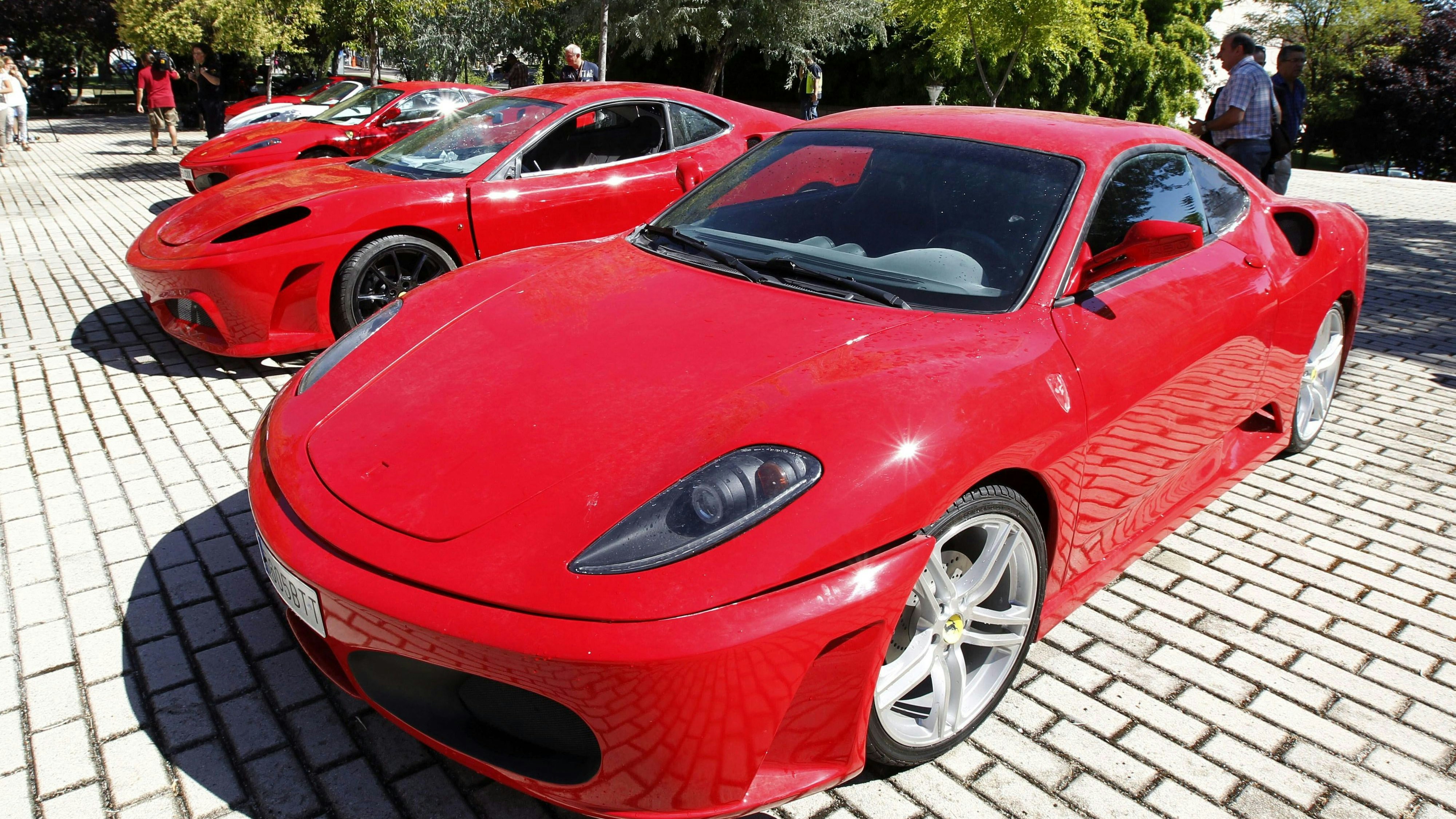 Der junge Mann hatte sich den Ferrari ausgeliehen.