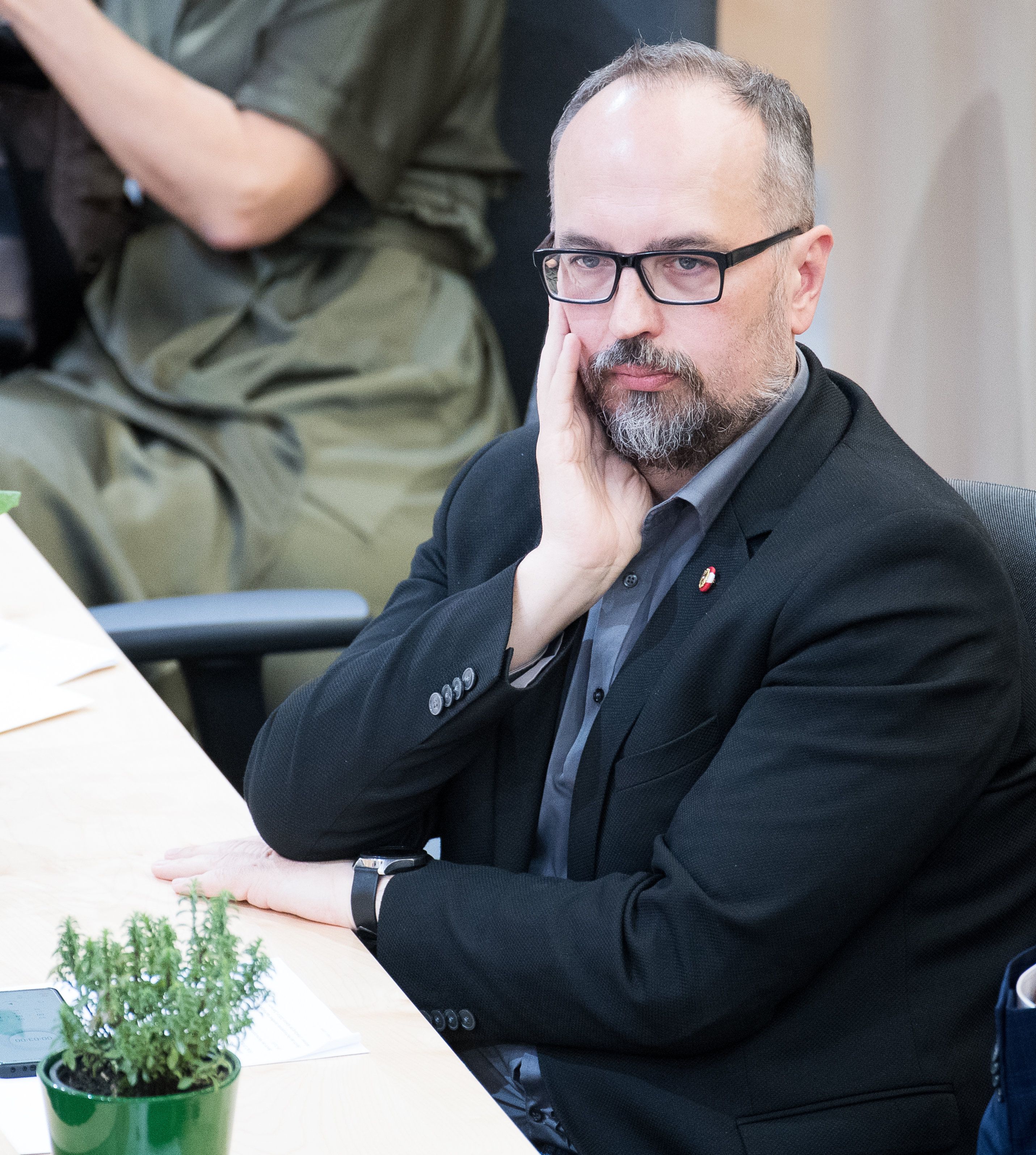 Fordert sofortige Sanktionen gegen Russland: Grünen-Politiker Michel Reimon.