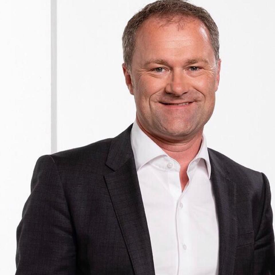 Krankenkassa-Chef Günter Steindl fordert einen höheren Lohn für Pflegekräfte.