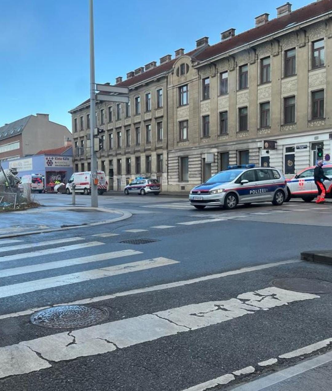 Die Breitenfurterstraße wurde vorübergehend gesperrt.