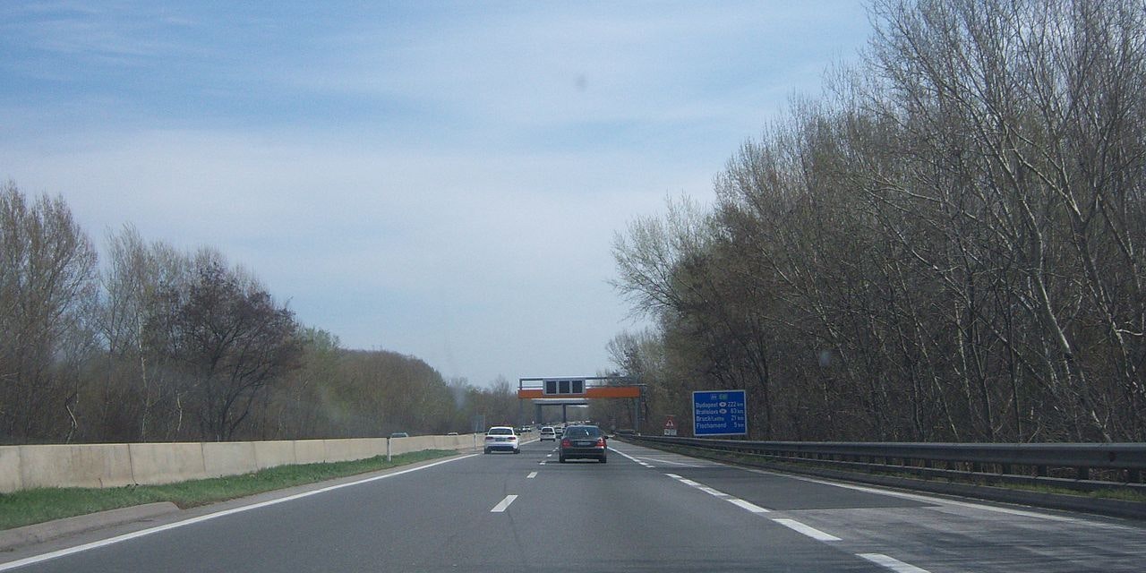 Symbolfoto der A4 bei Fischamend.